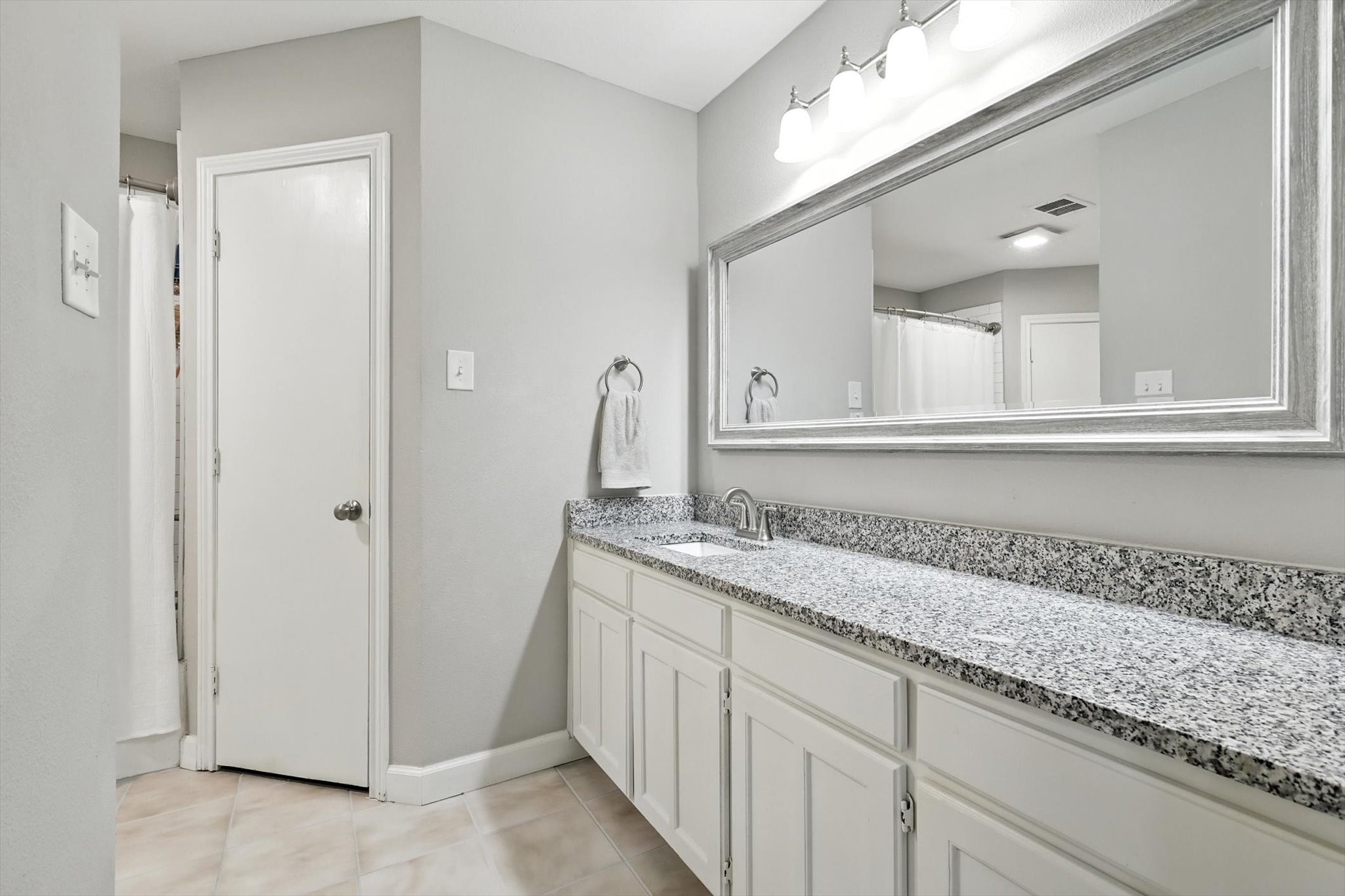 4914 Ridgeline Drive