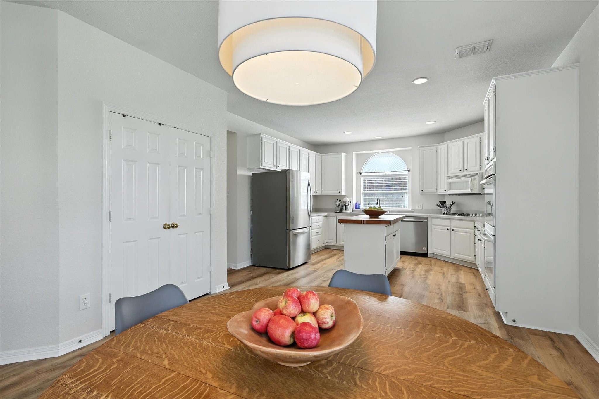 1913 Fall Creek Trail