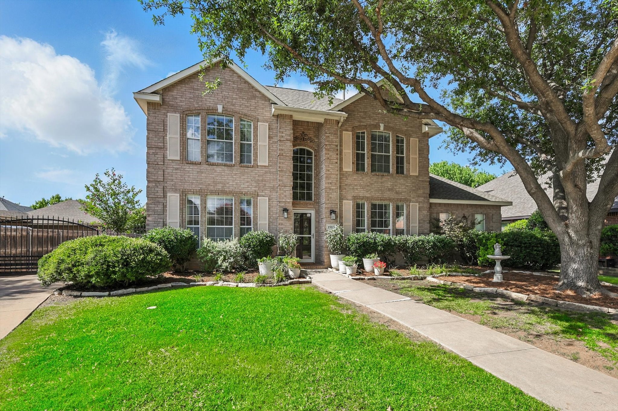 1913 Fall Creek Trail