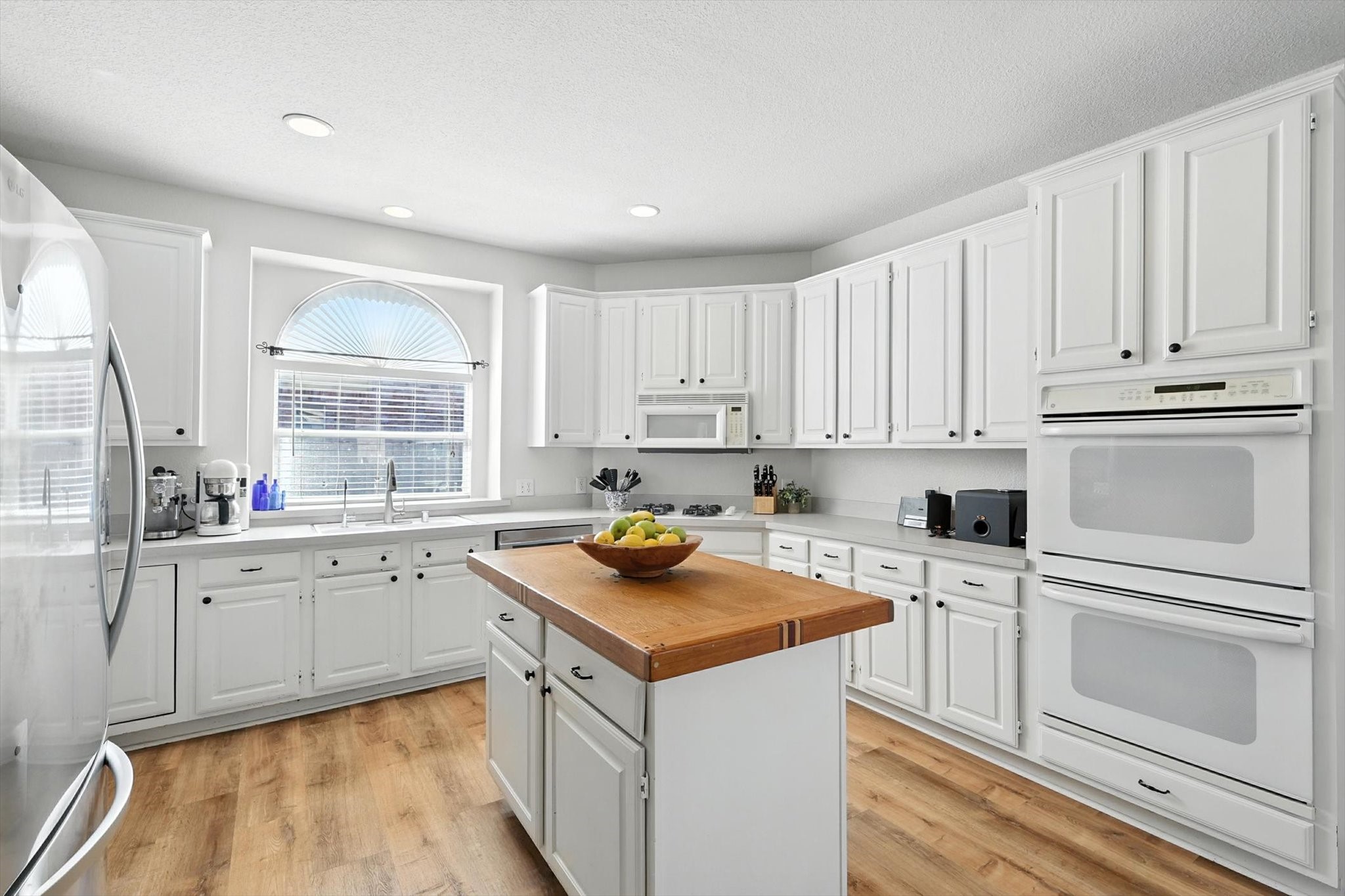 1913 Fall Creek Trail