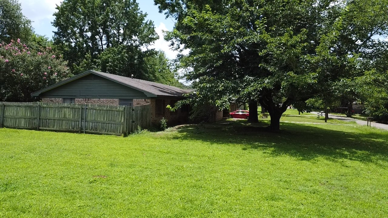 1120 Mockingbird Lane