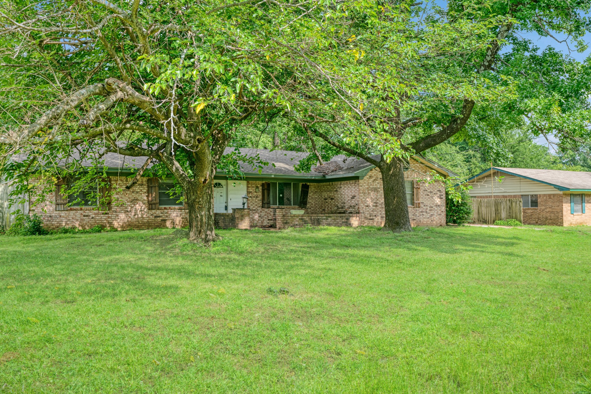 1120 Mockingbird Lane