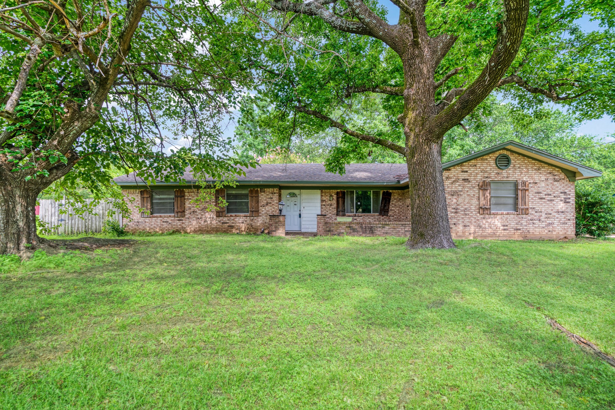 1120 Mockingbird Lane