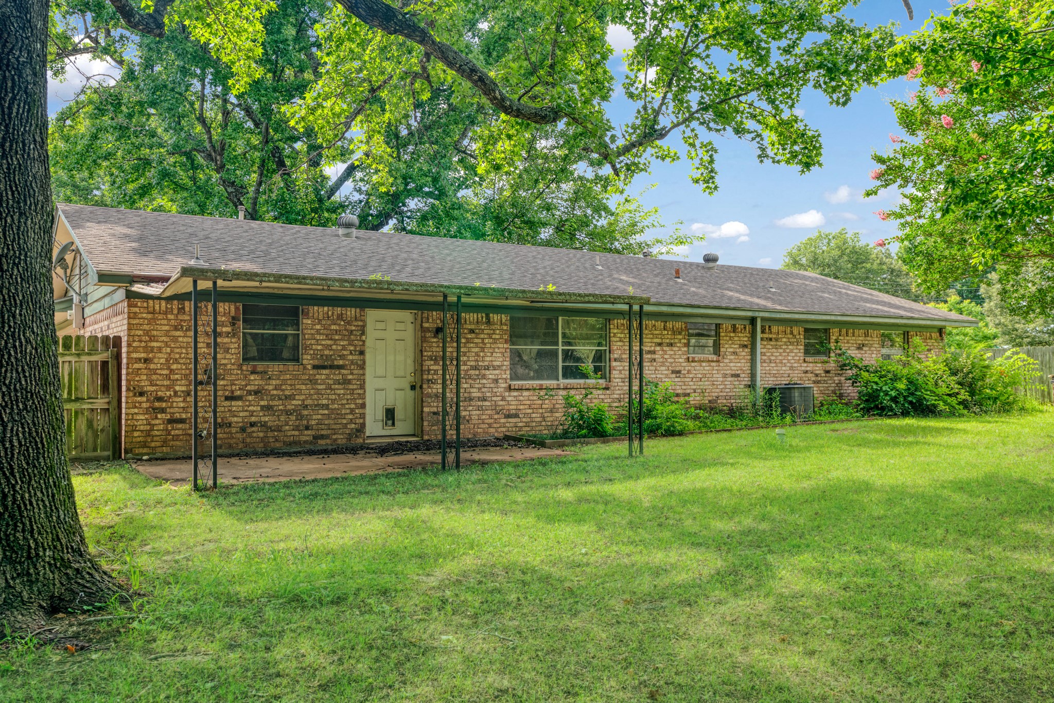 1120 Mockingbird Lane