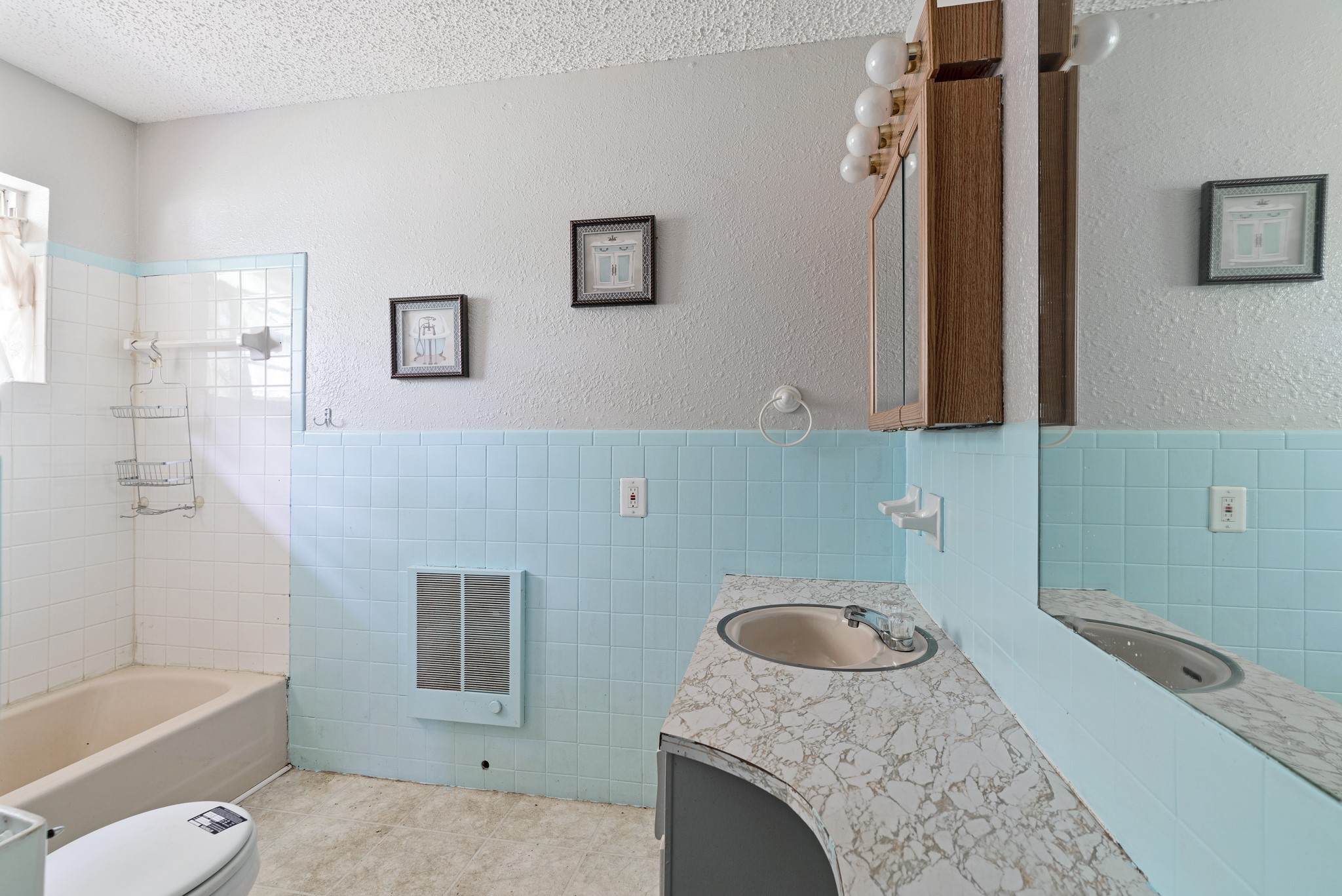 1120 Mockingbird Lane