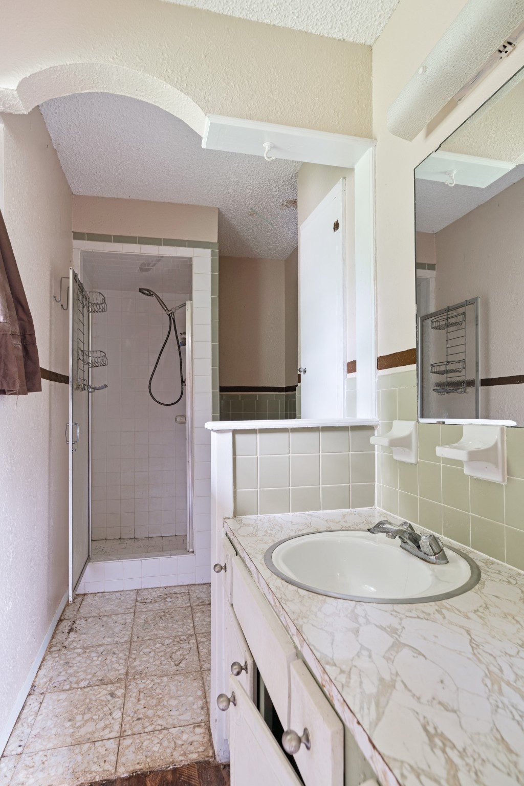 1120 Mockingbird Lane