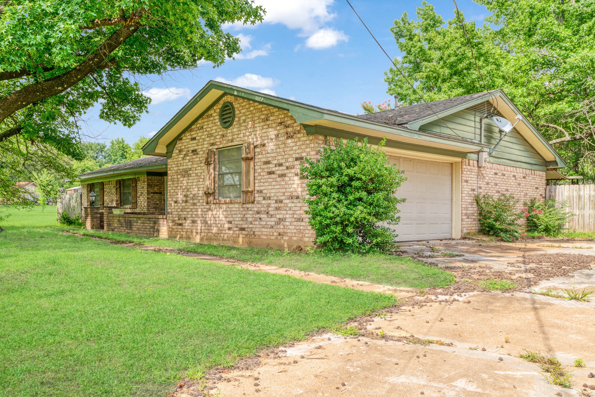 1120 Mockingbird Lane