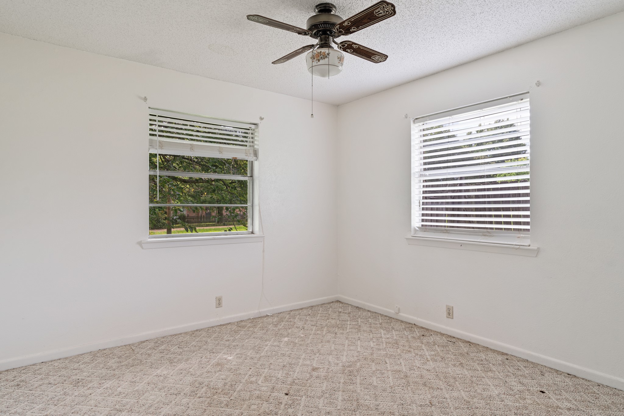 1120 Mockingbird Lane