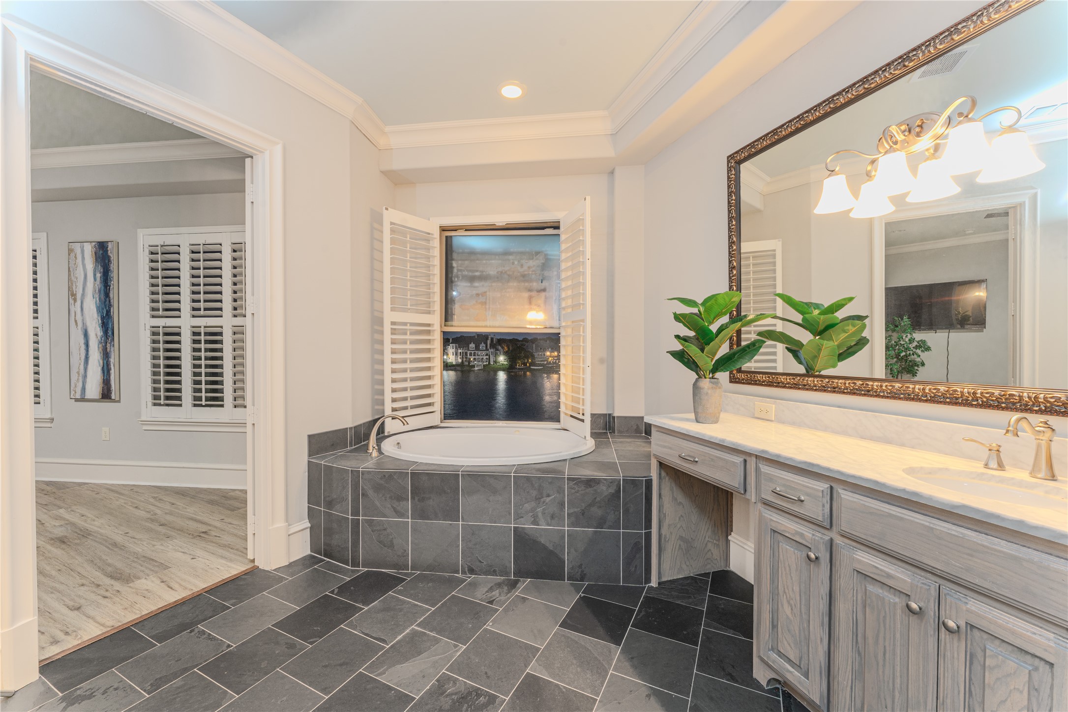 6675 Mediterranean Drive 3306