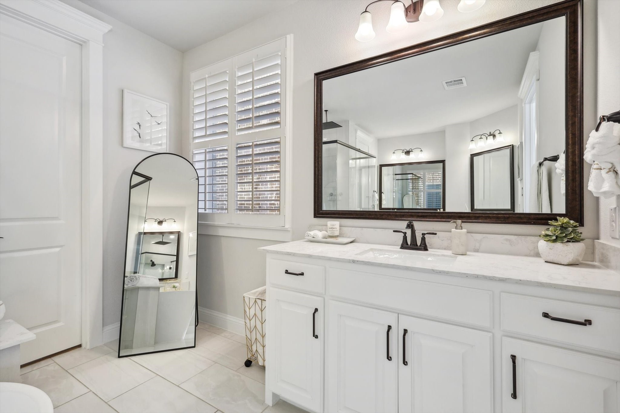 912 Southern Hills Way