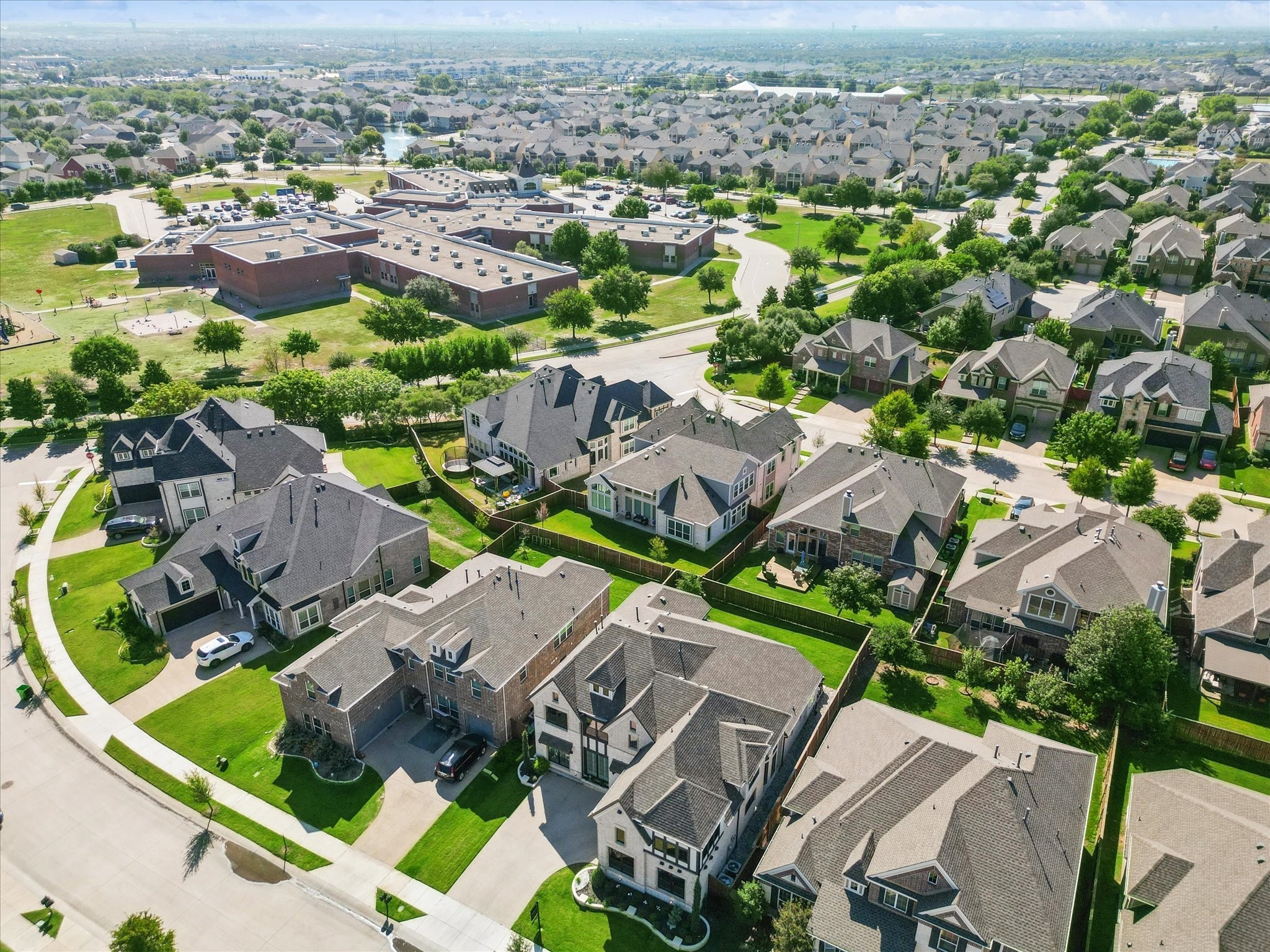 912 Southern Hills Way