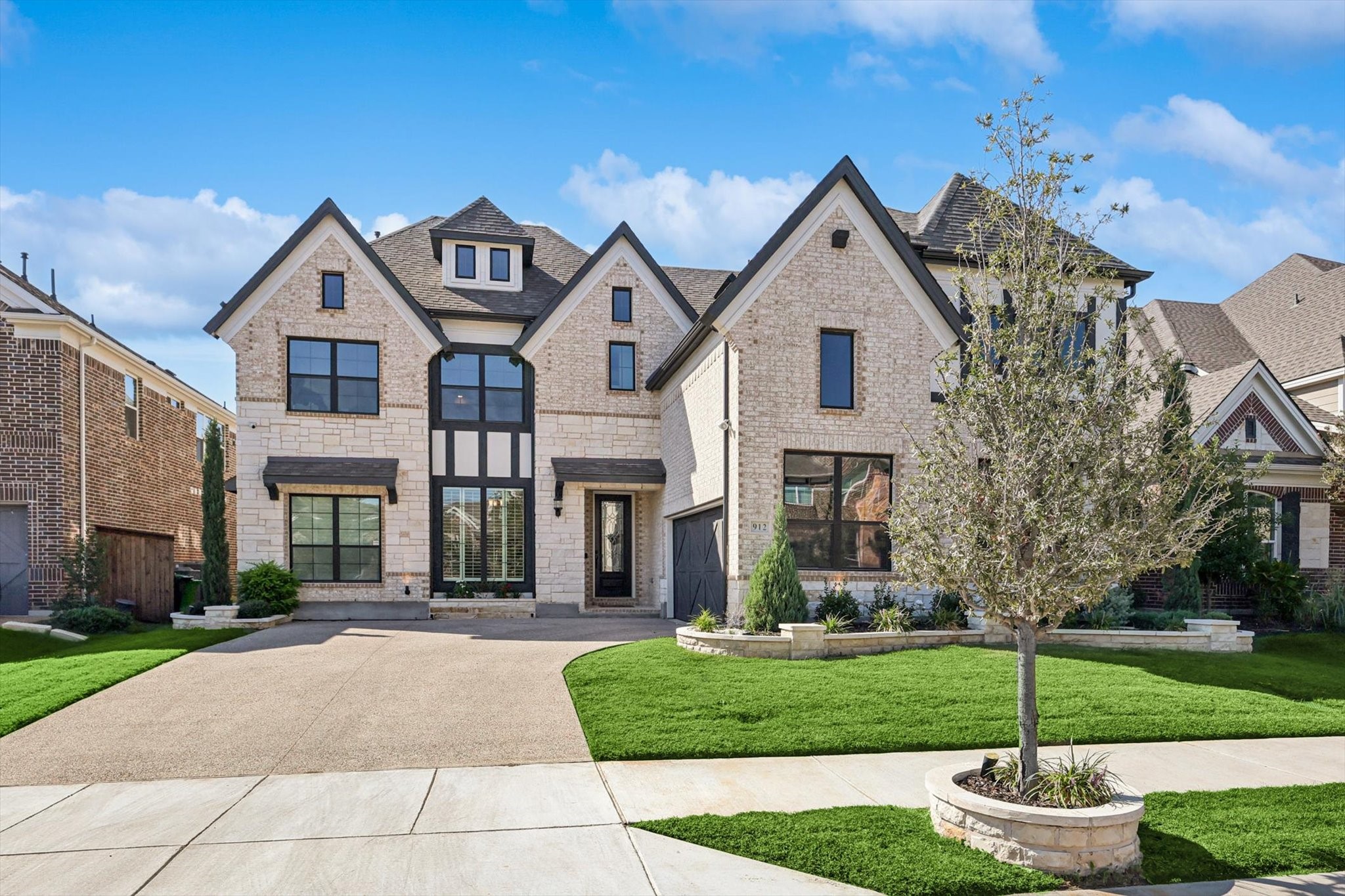 912 Southern Hills Way