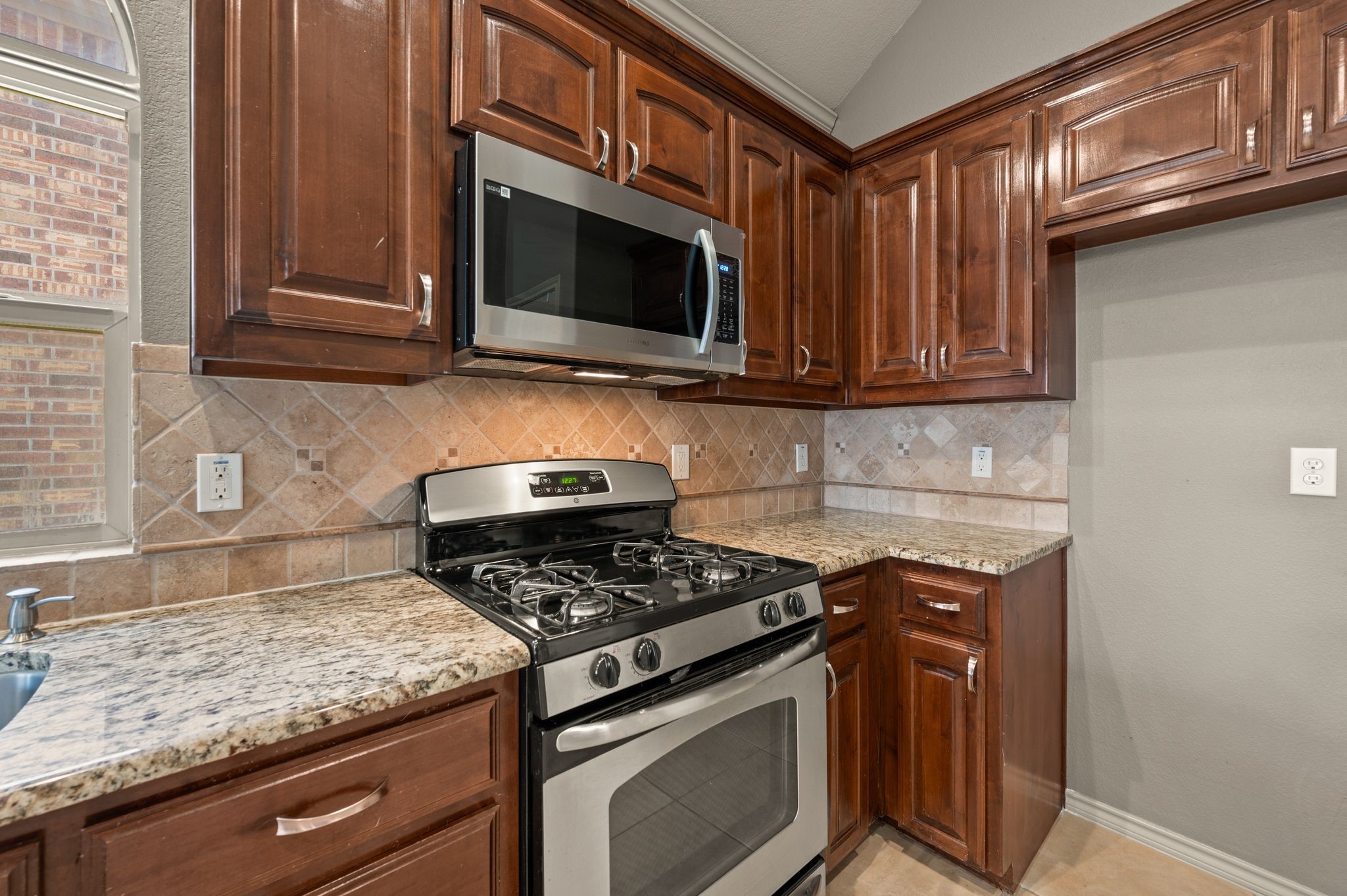 2236 Frosted Willow Lane