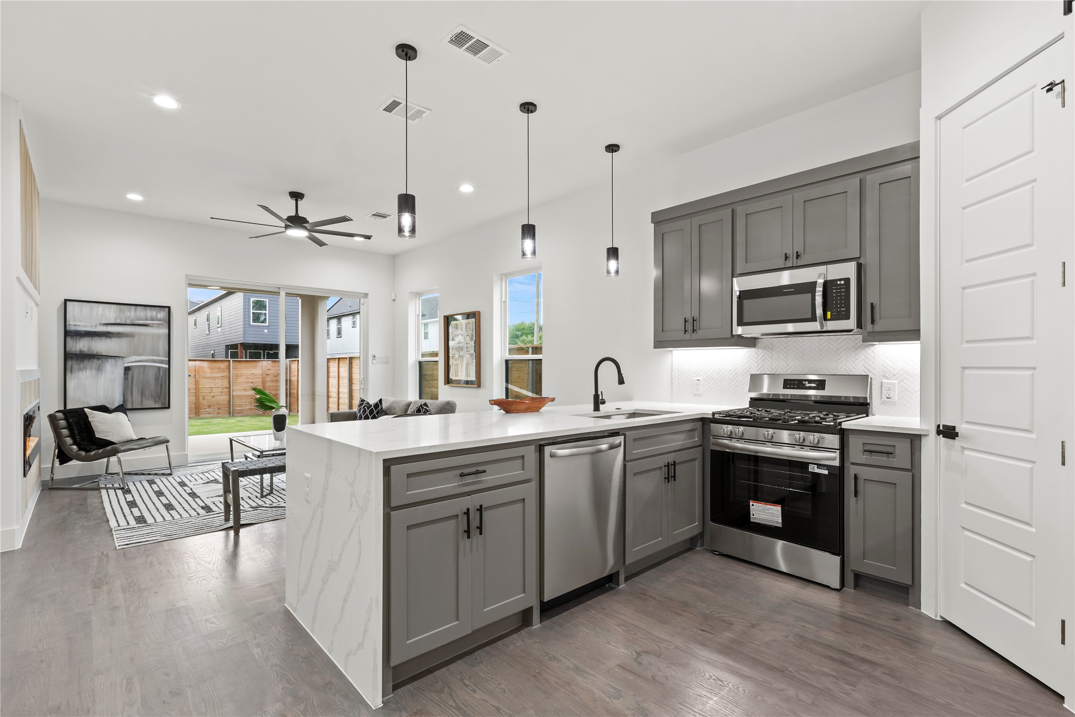 2529 Pennsylvania Avenue