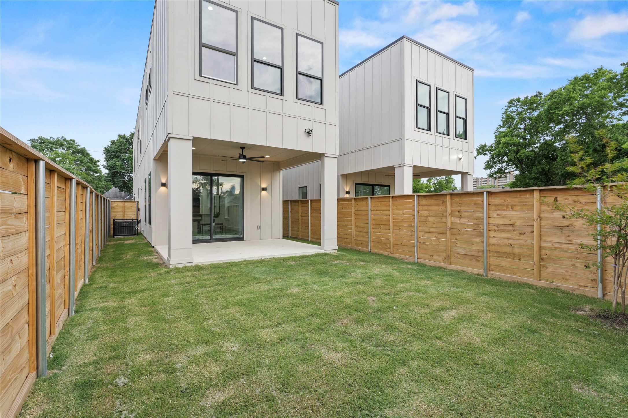 2529 Pennsylvania Avenue