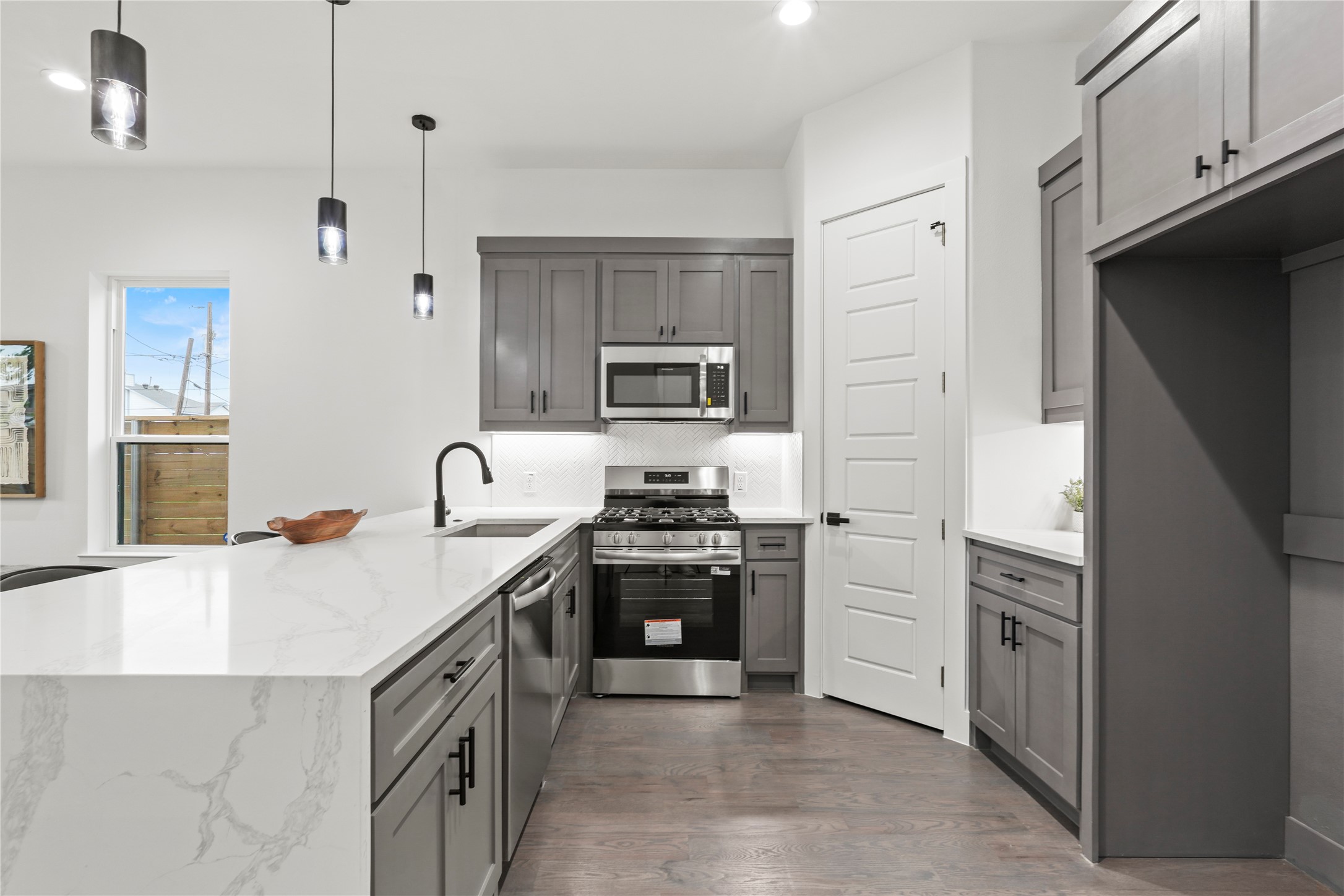 2529 Pennsylvania Avenue