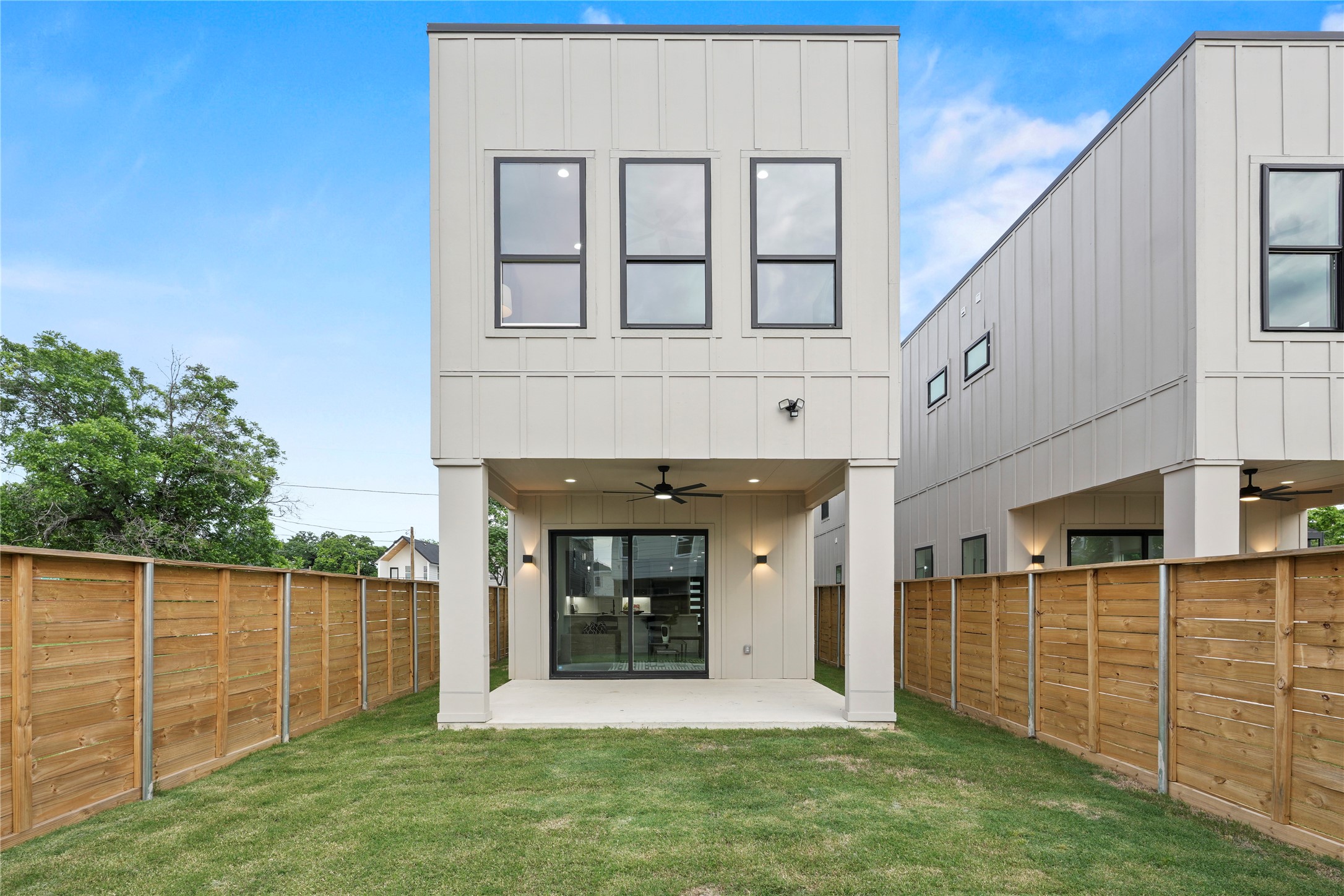 2529 Pennsylvania Avenue