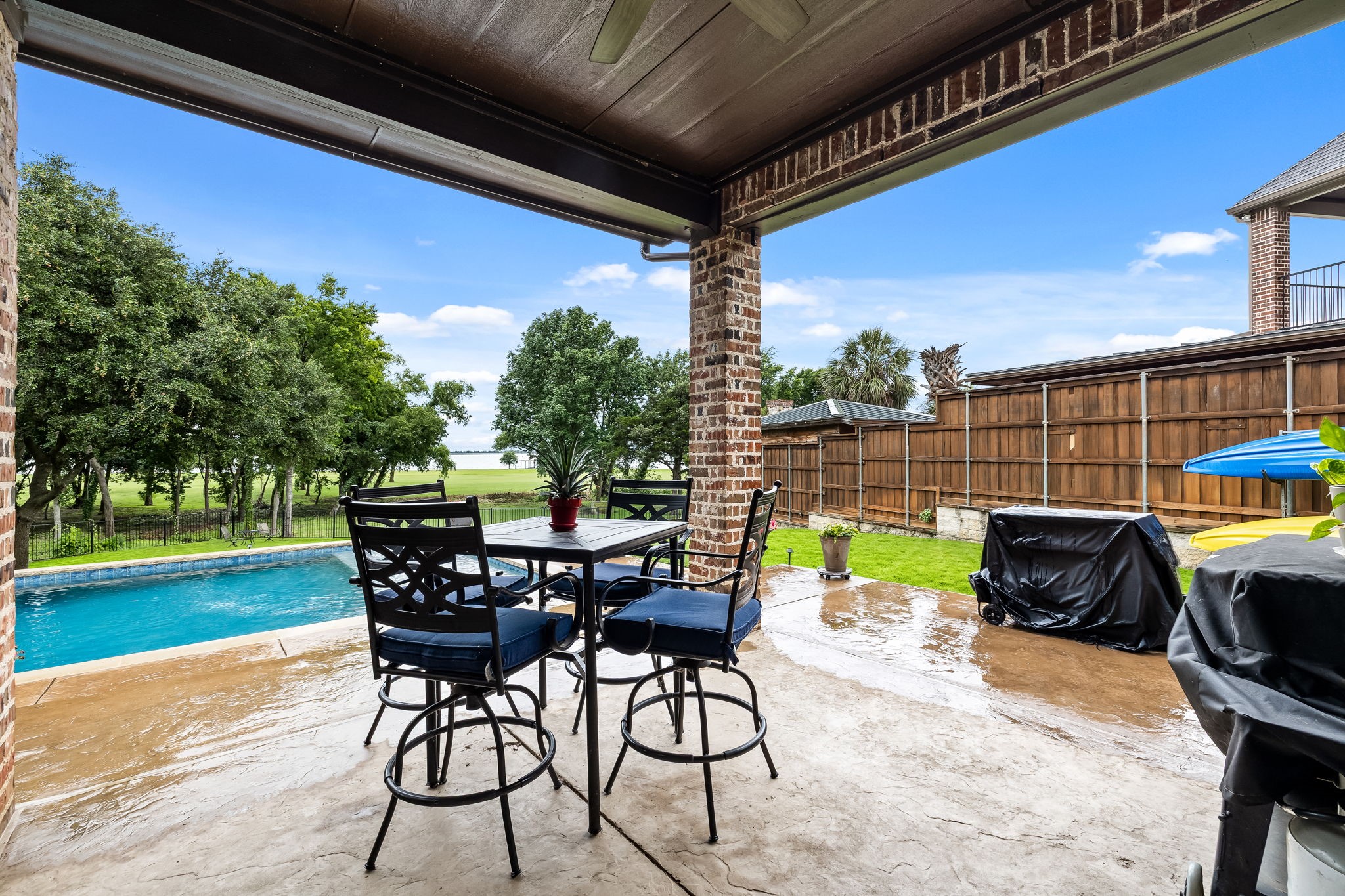 2375 Lake Forest Drive