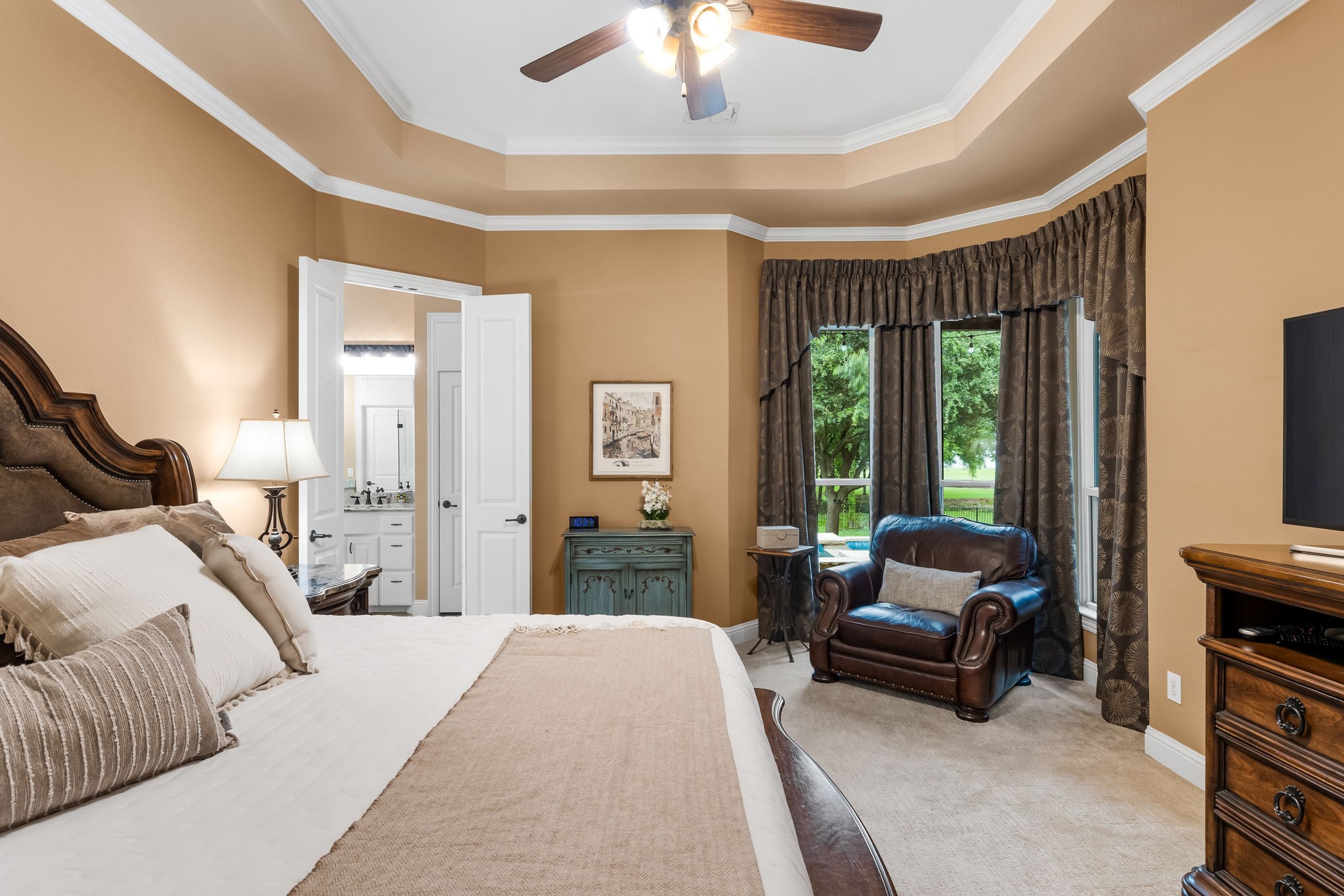 2375 Lake Forest Drive