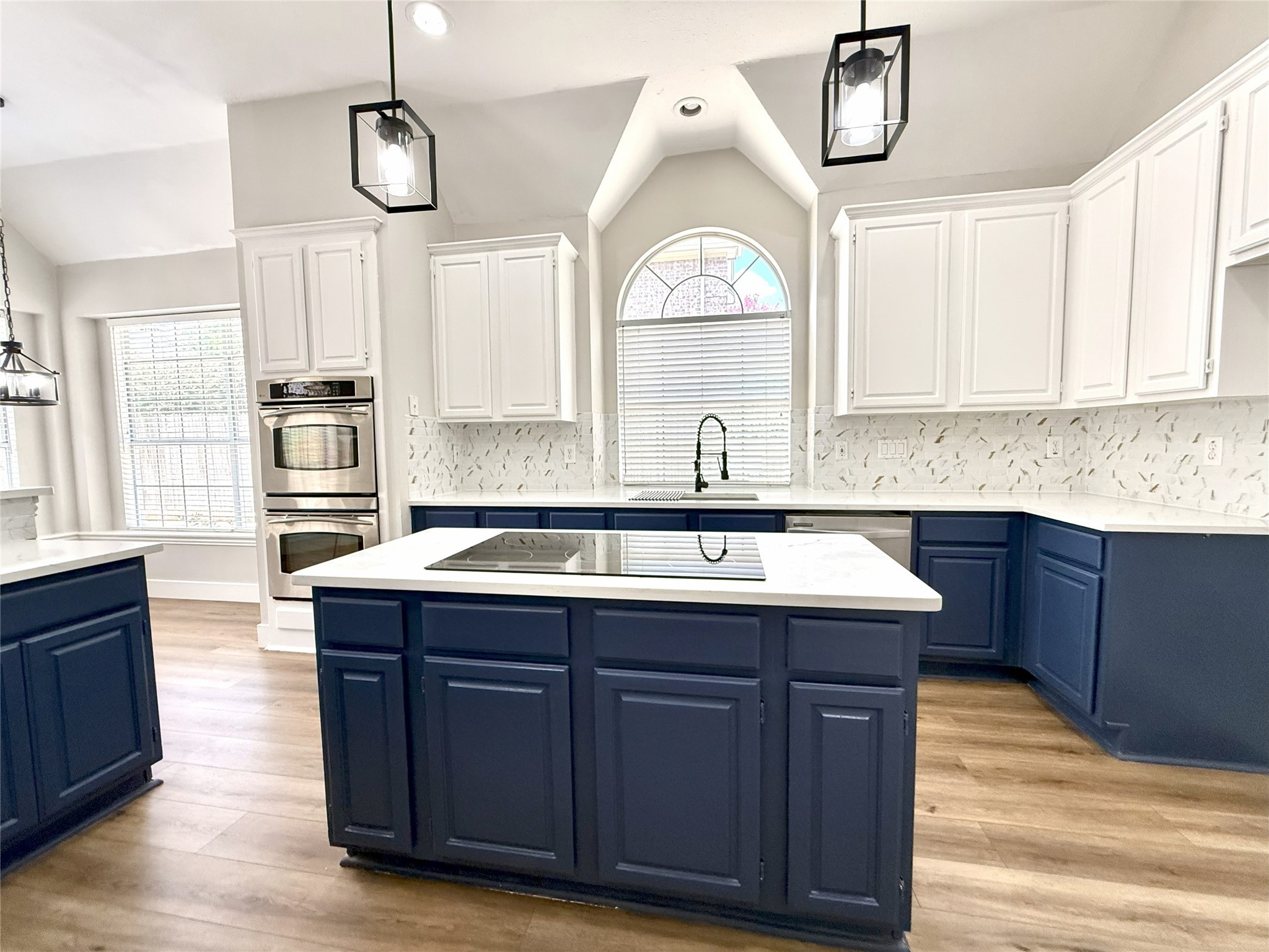 2300 Hunter Place Lane