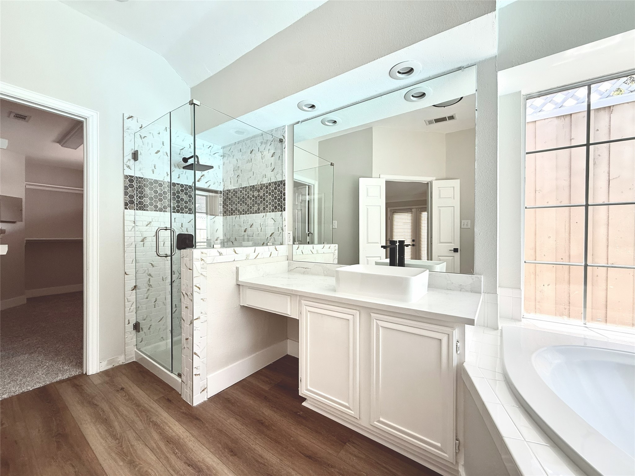 2300 Hunter Place Lane