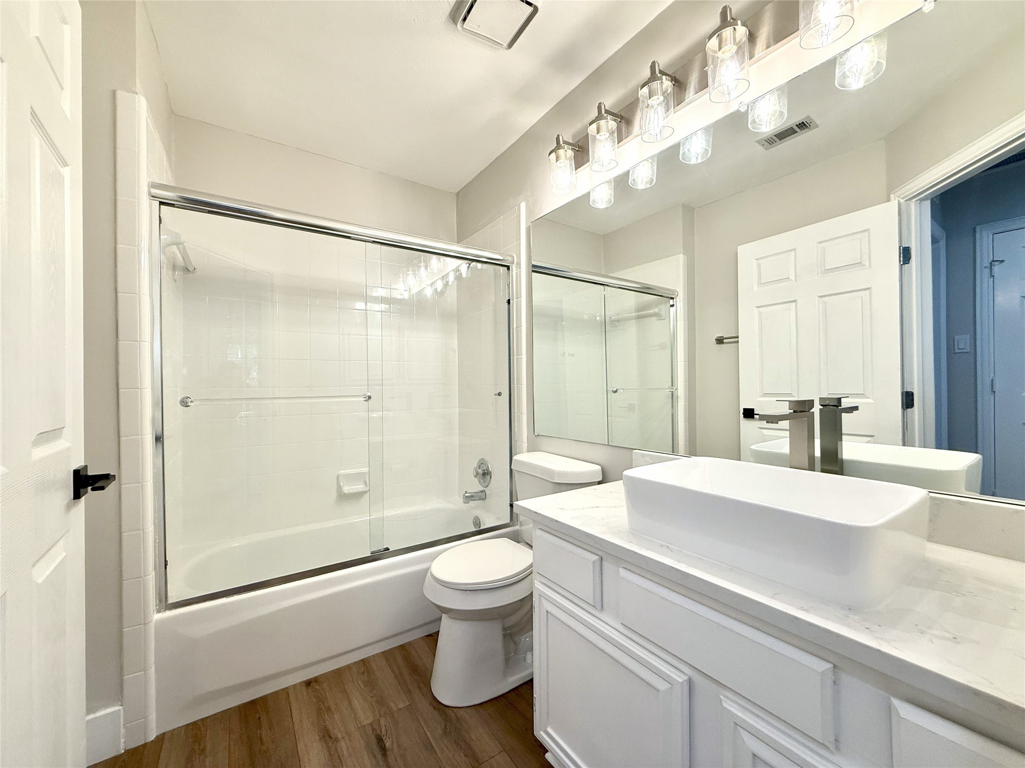 2300 Hunter Place Lane