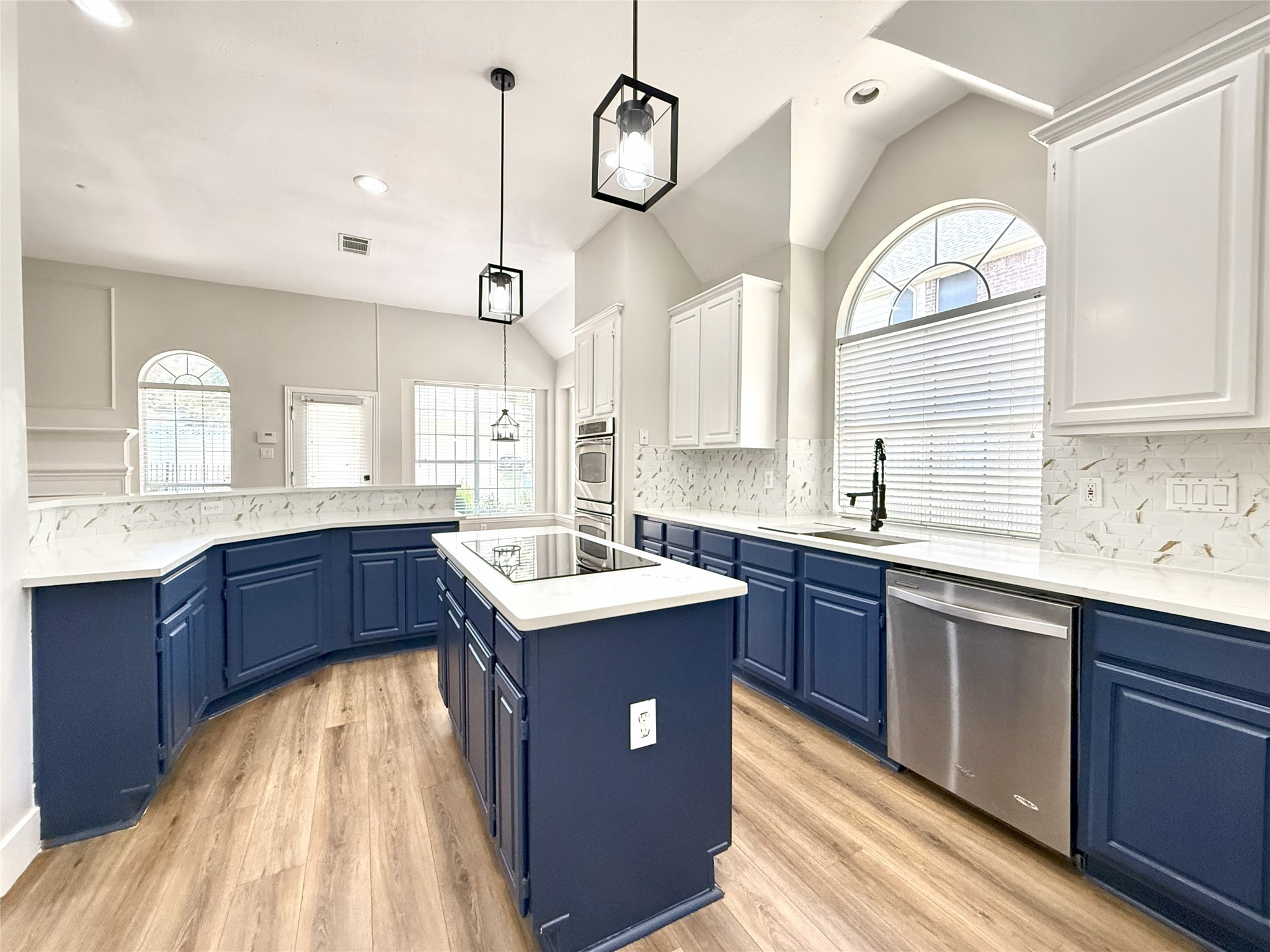 2300 Hunter Place Lane