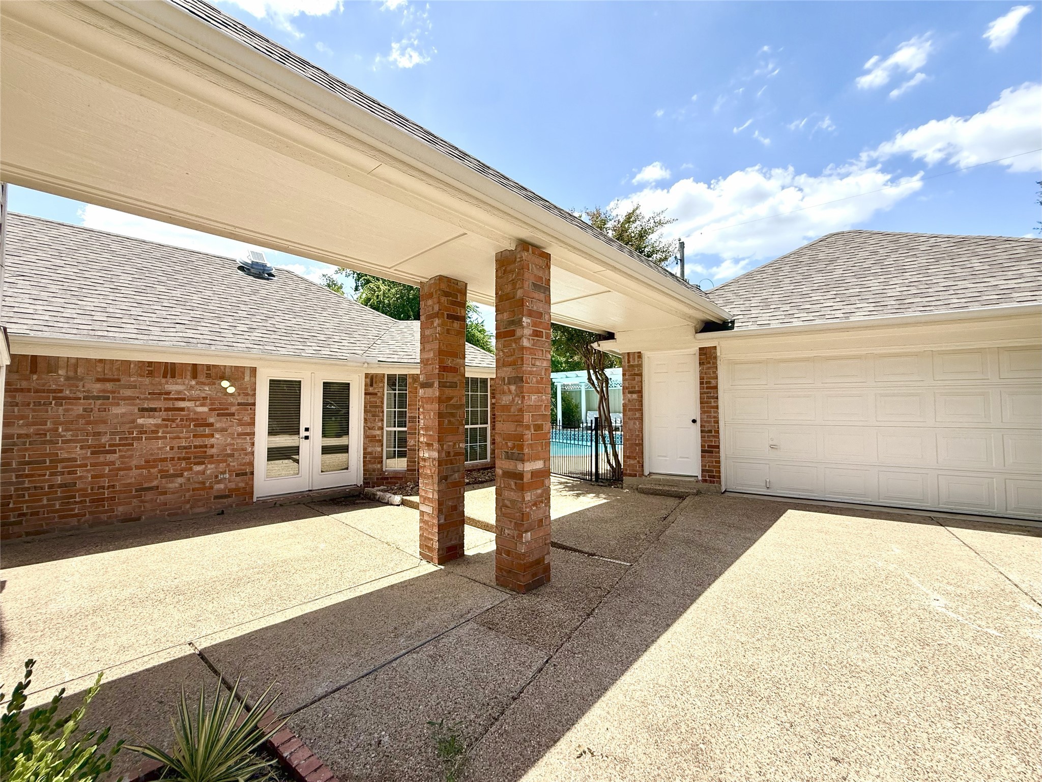 2300 Hunter Place Lane