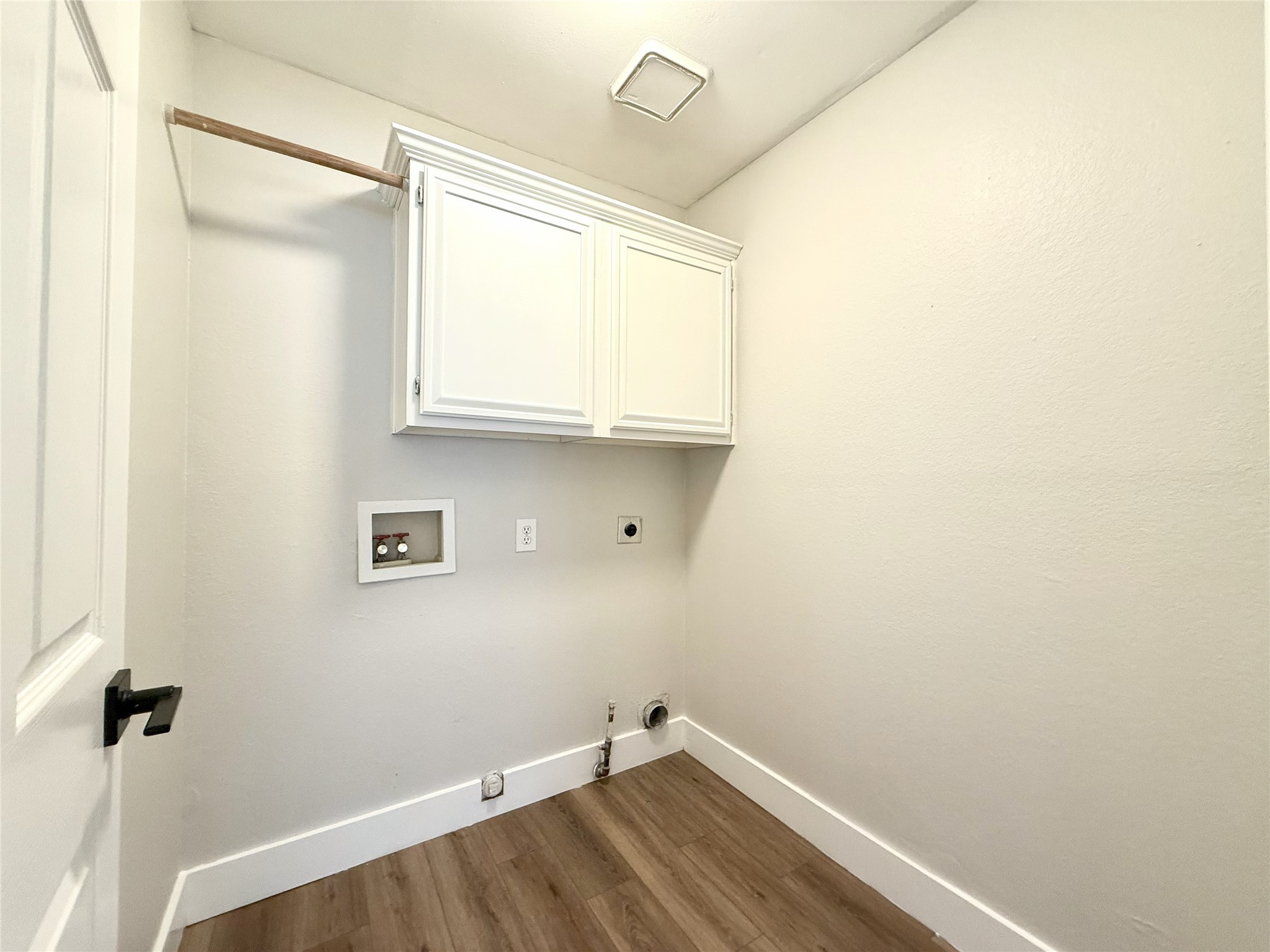 2300 Hunter Place Lane