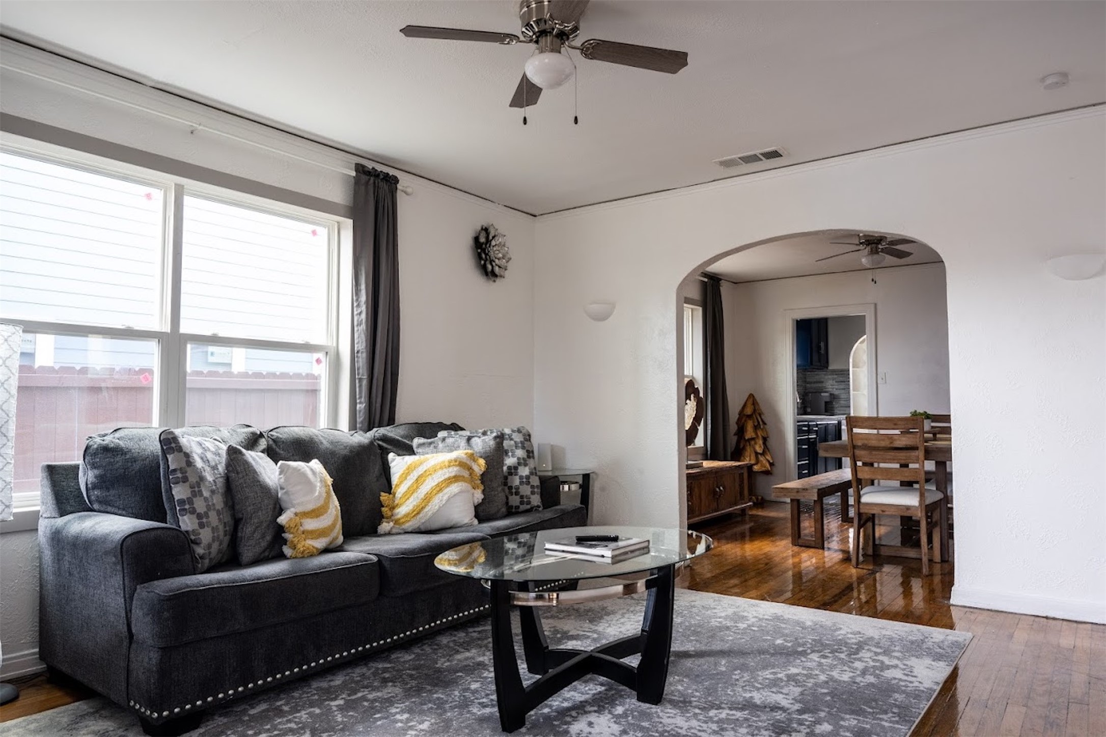 3819 Roseland Avenue