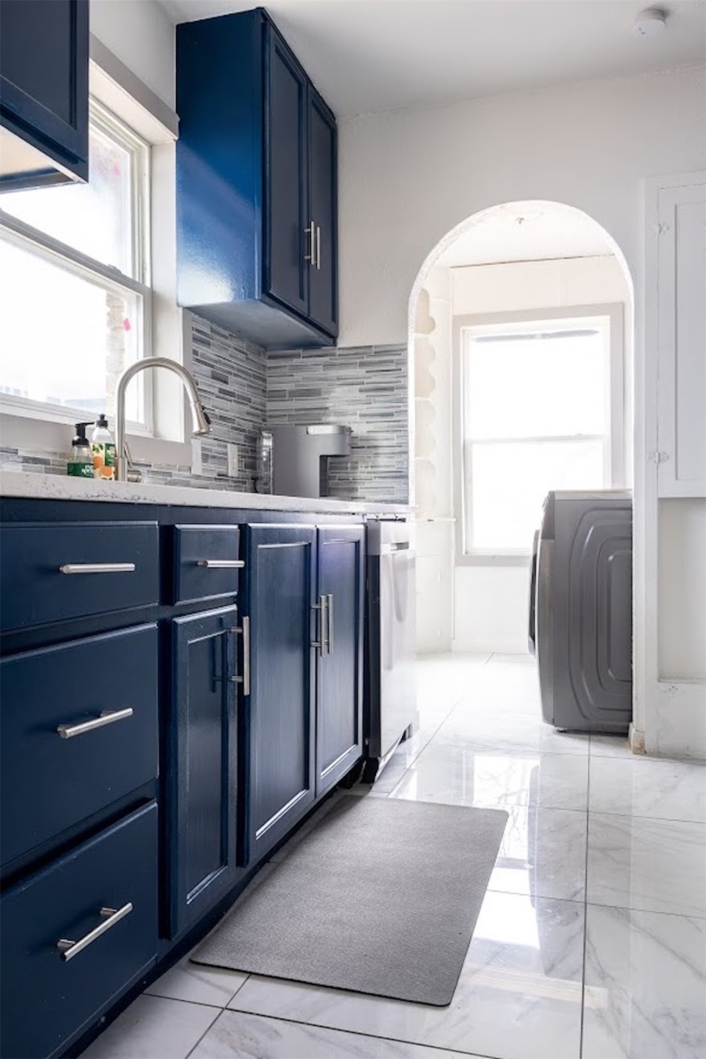 3819 Roseland Avenue