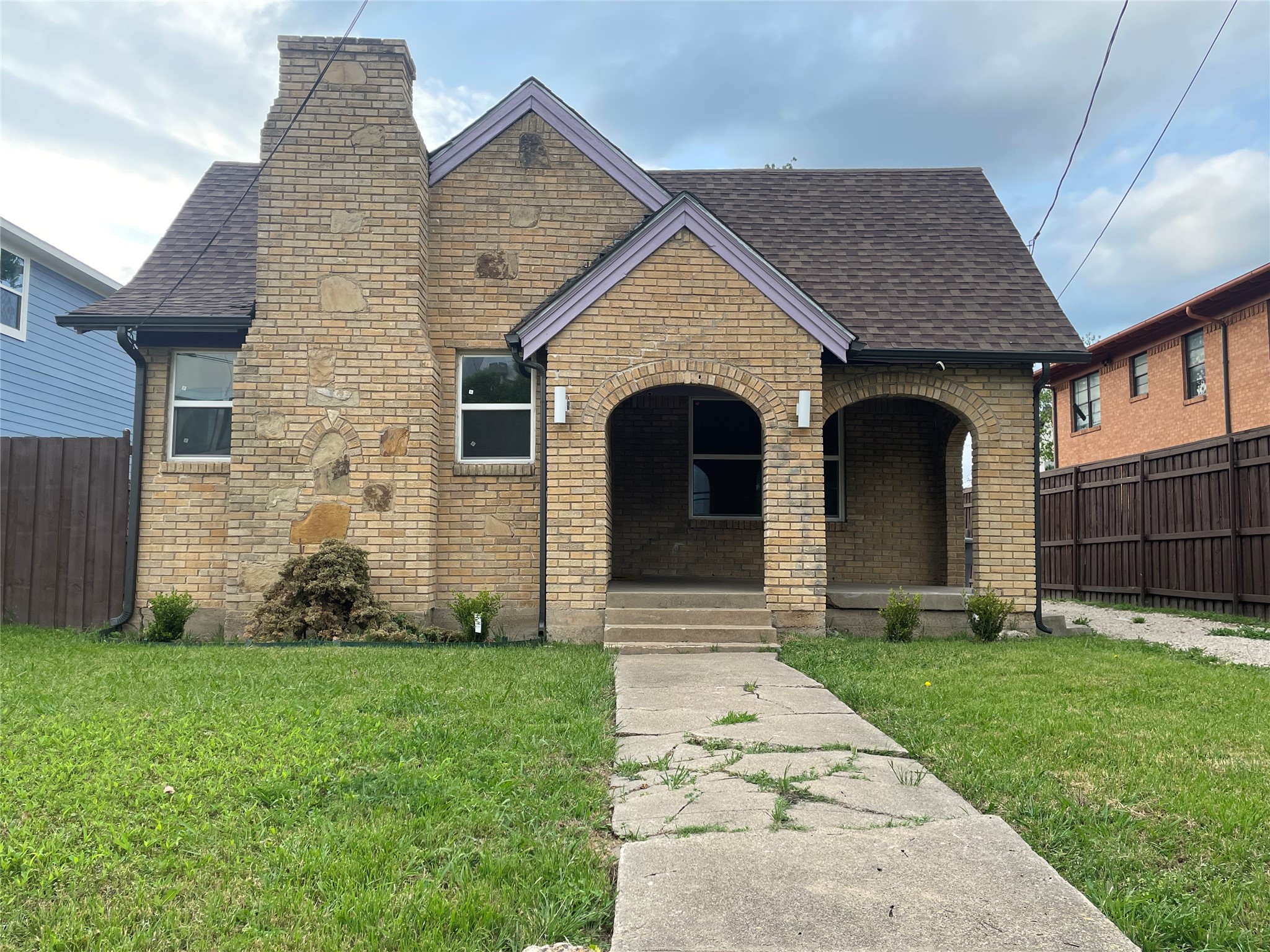 3819 Roseland Avenue