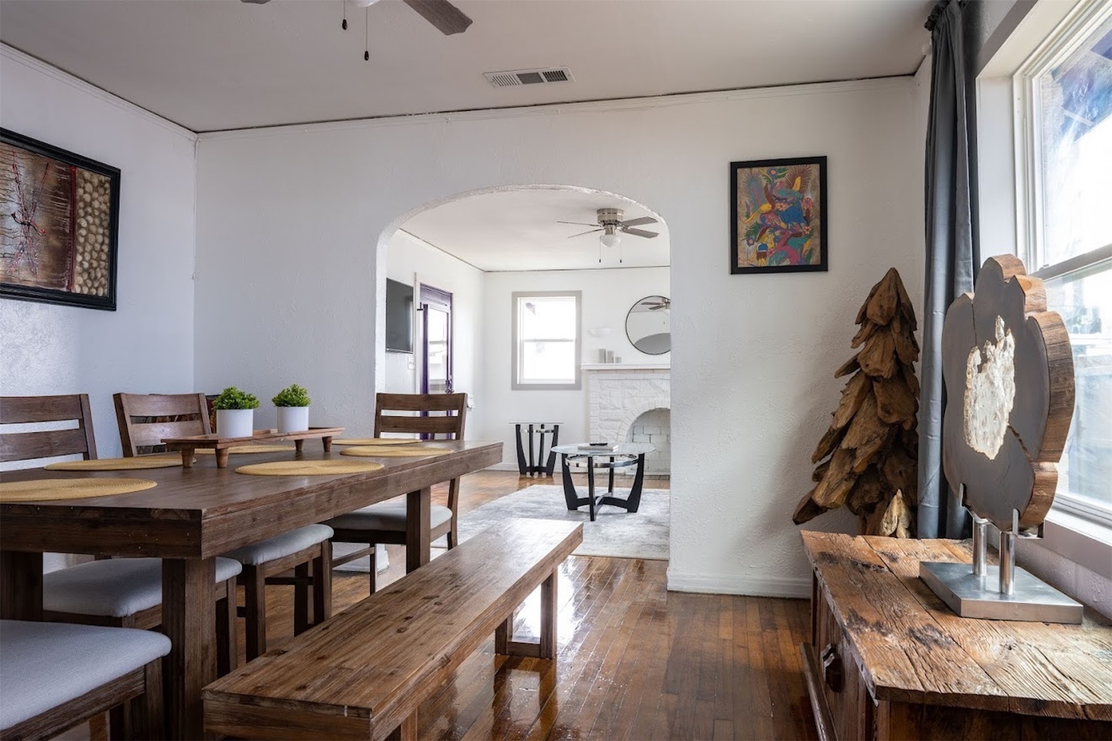 3819 Roseland Avenue