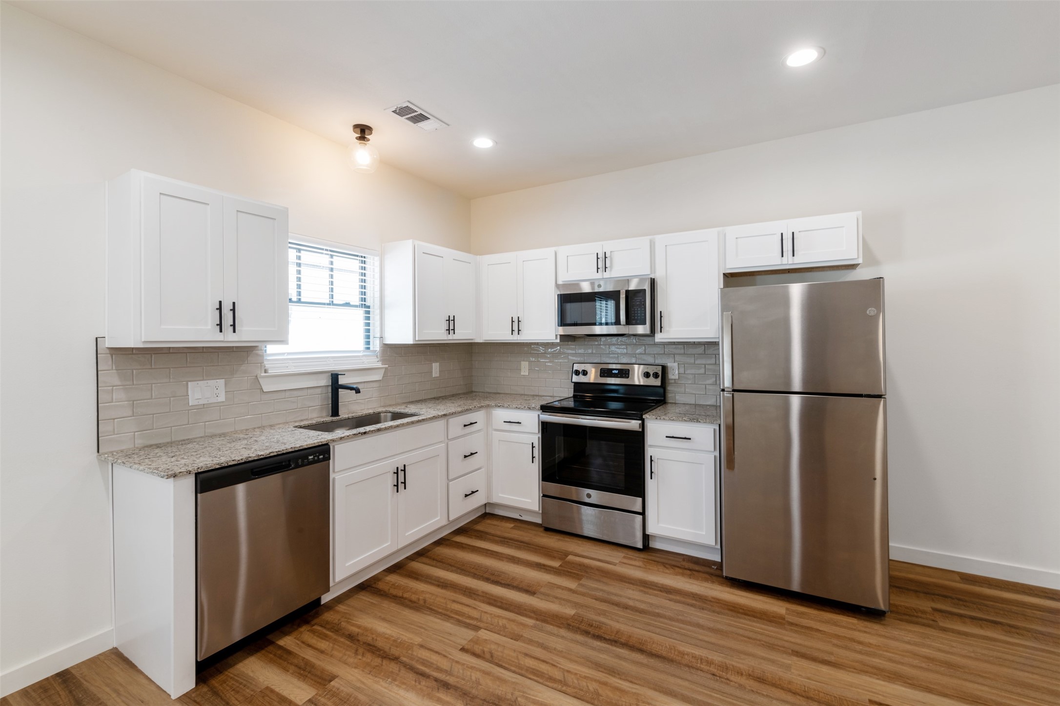 1139 Kings Highway 103