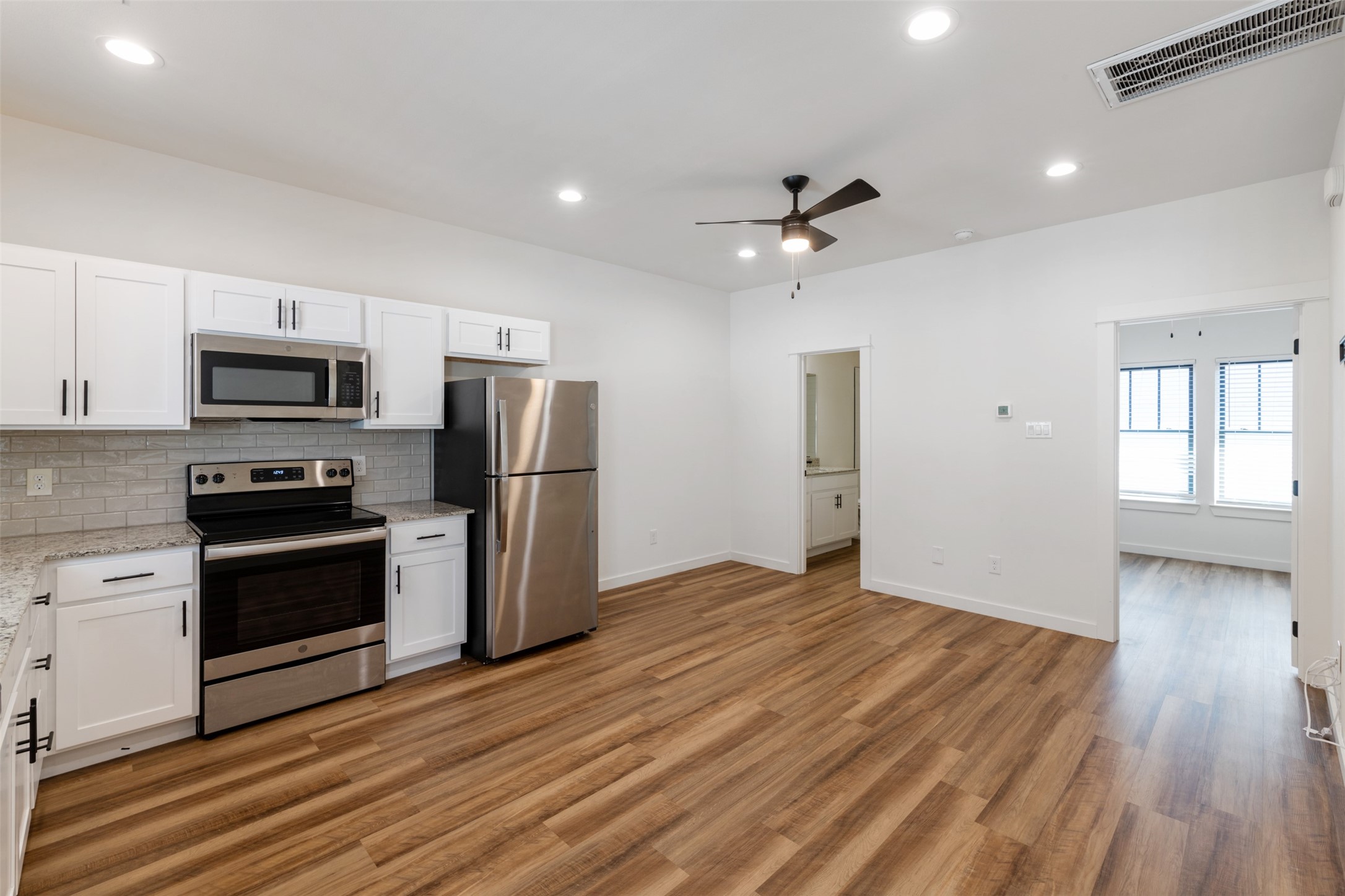 1139 Kings Highway 103