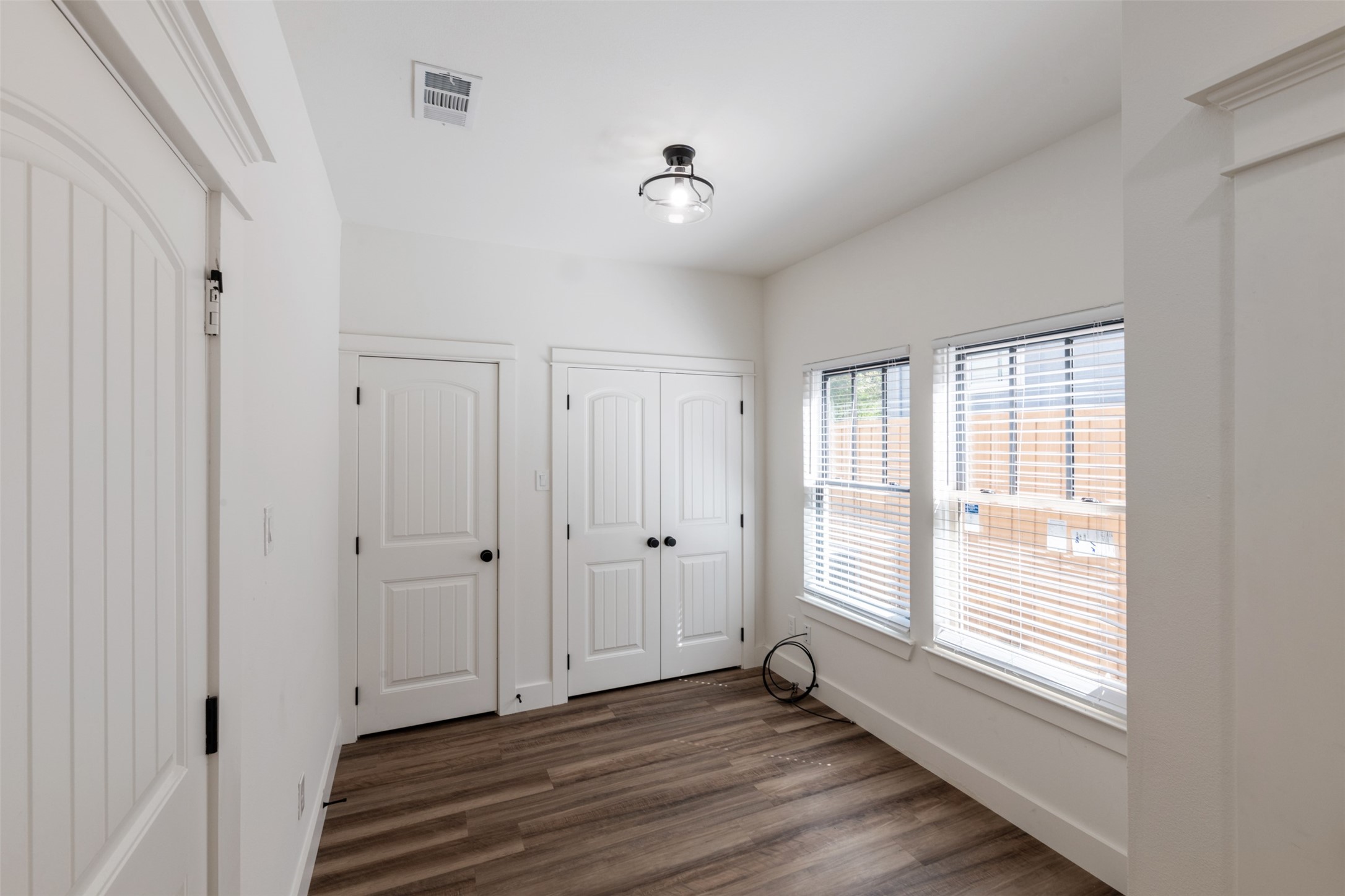 1135 Kings Highway 102