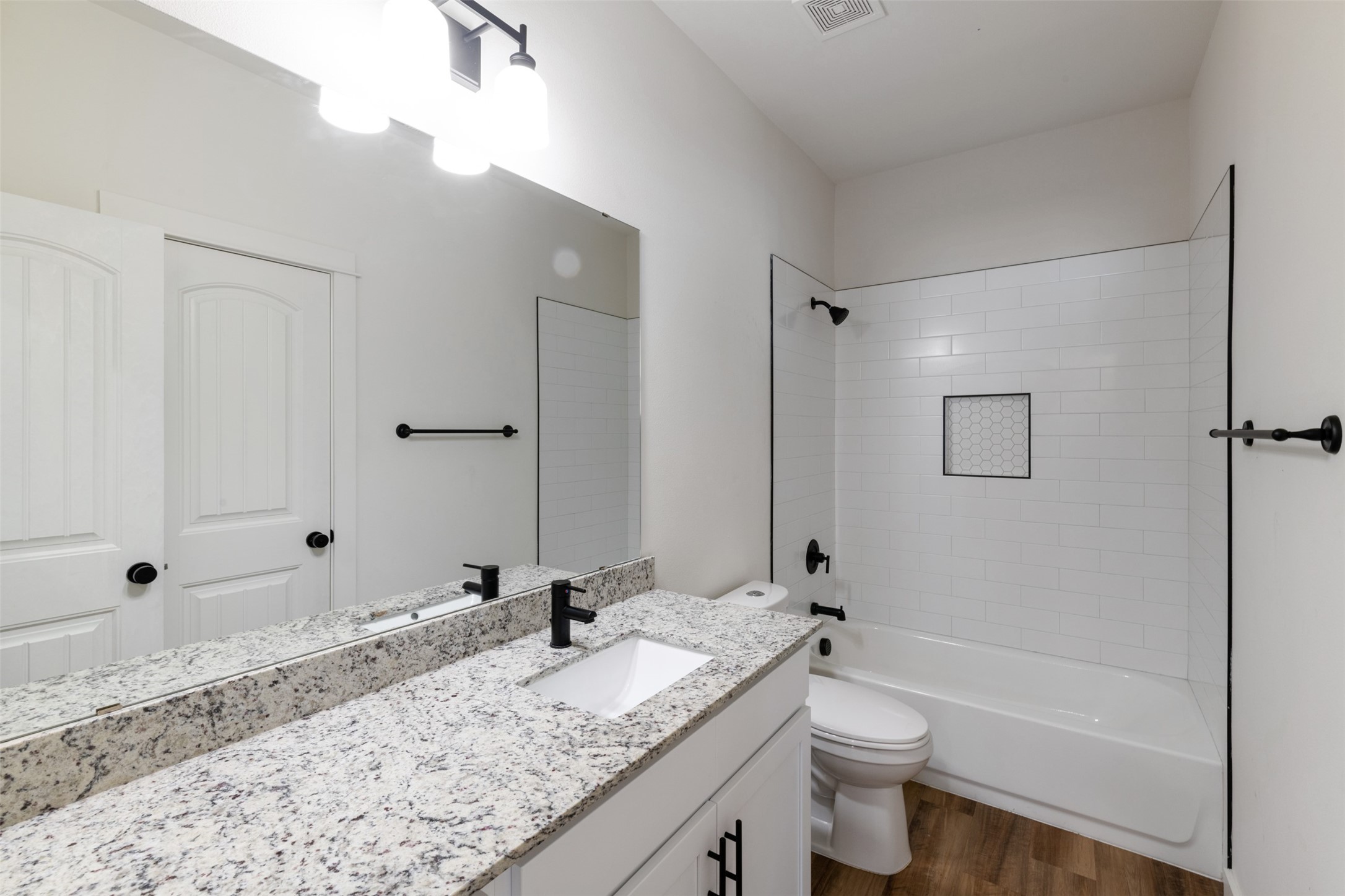 1135 Kings Highway 102