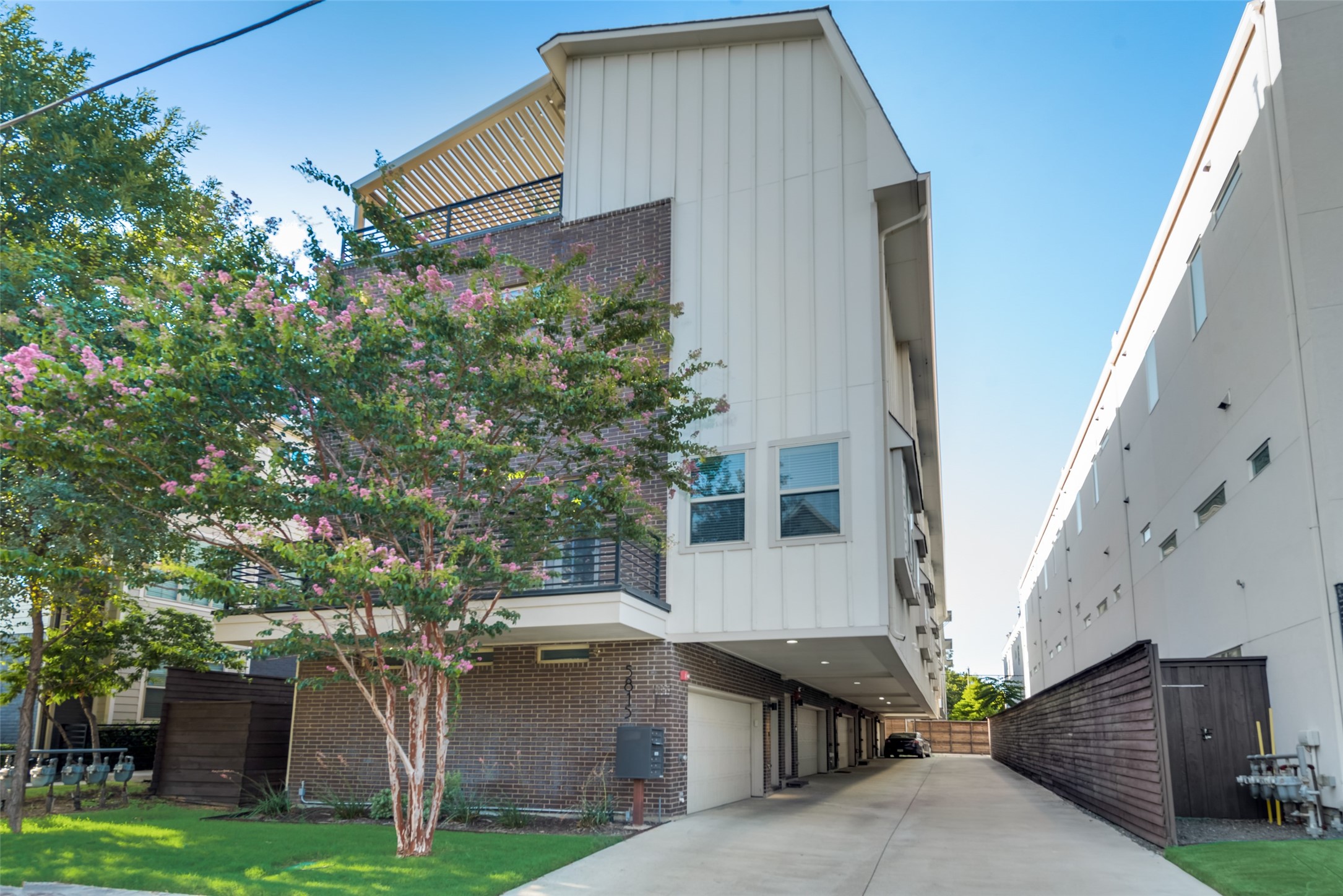 5815 Bryan Parkway 10