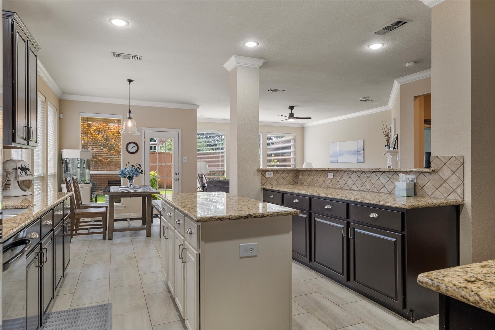 5513 Amber Way