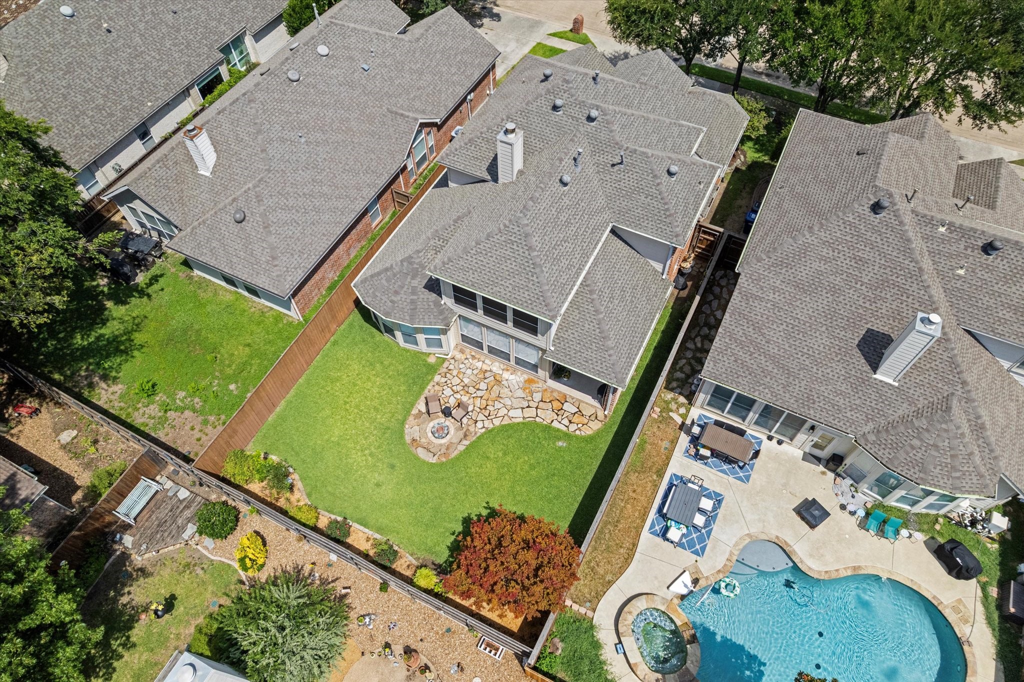 5513 Amber Way