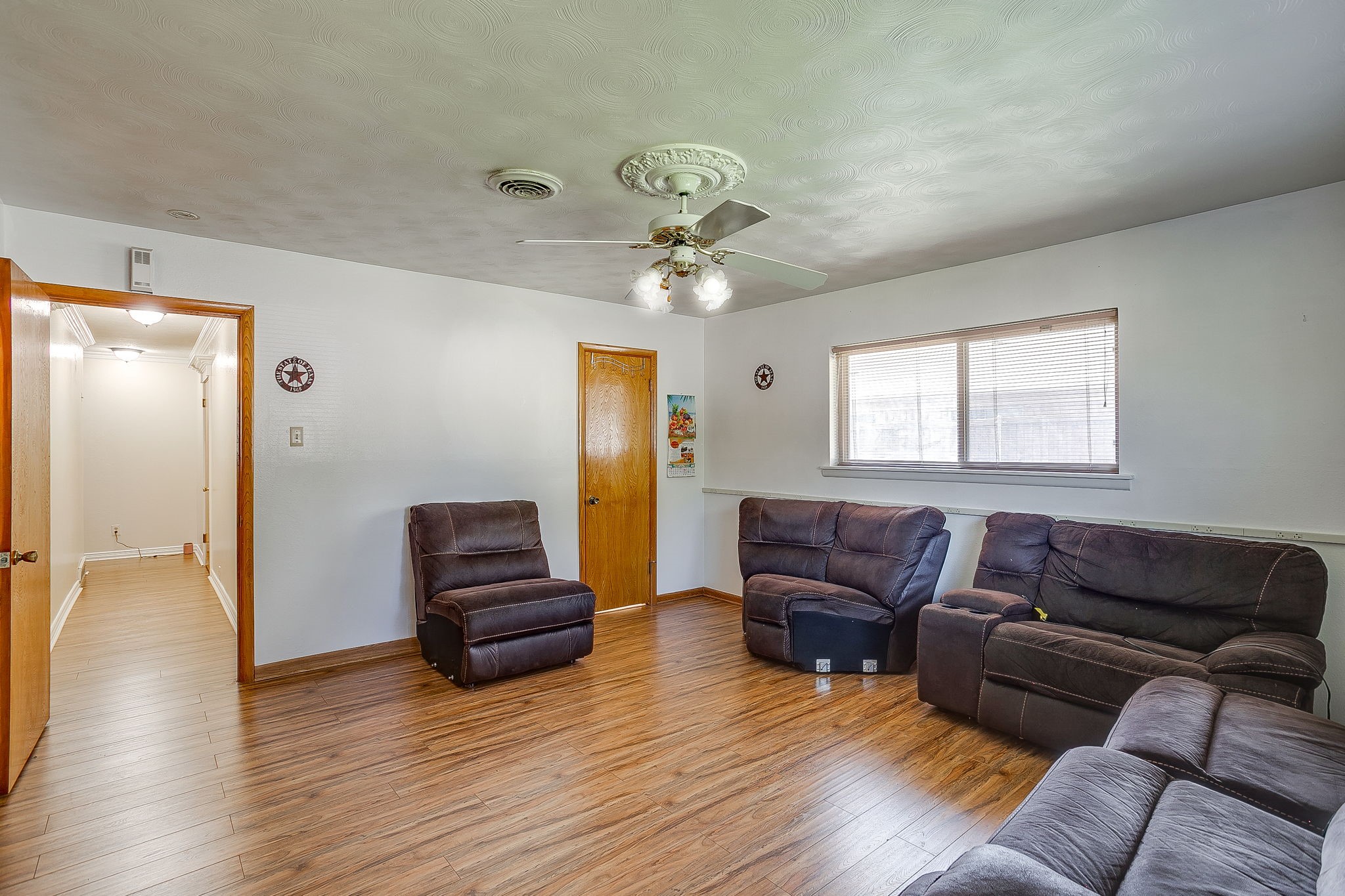 2122 S Vernon Avenue