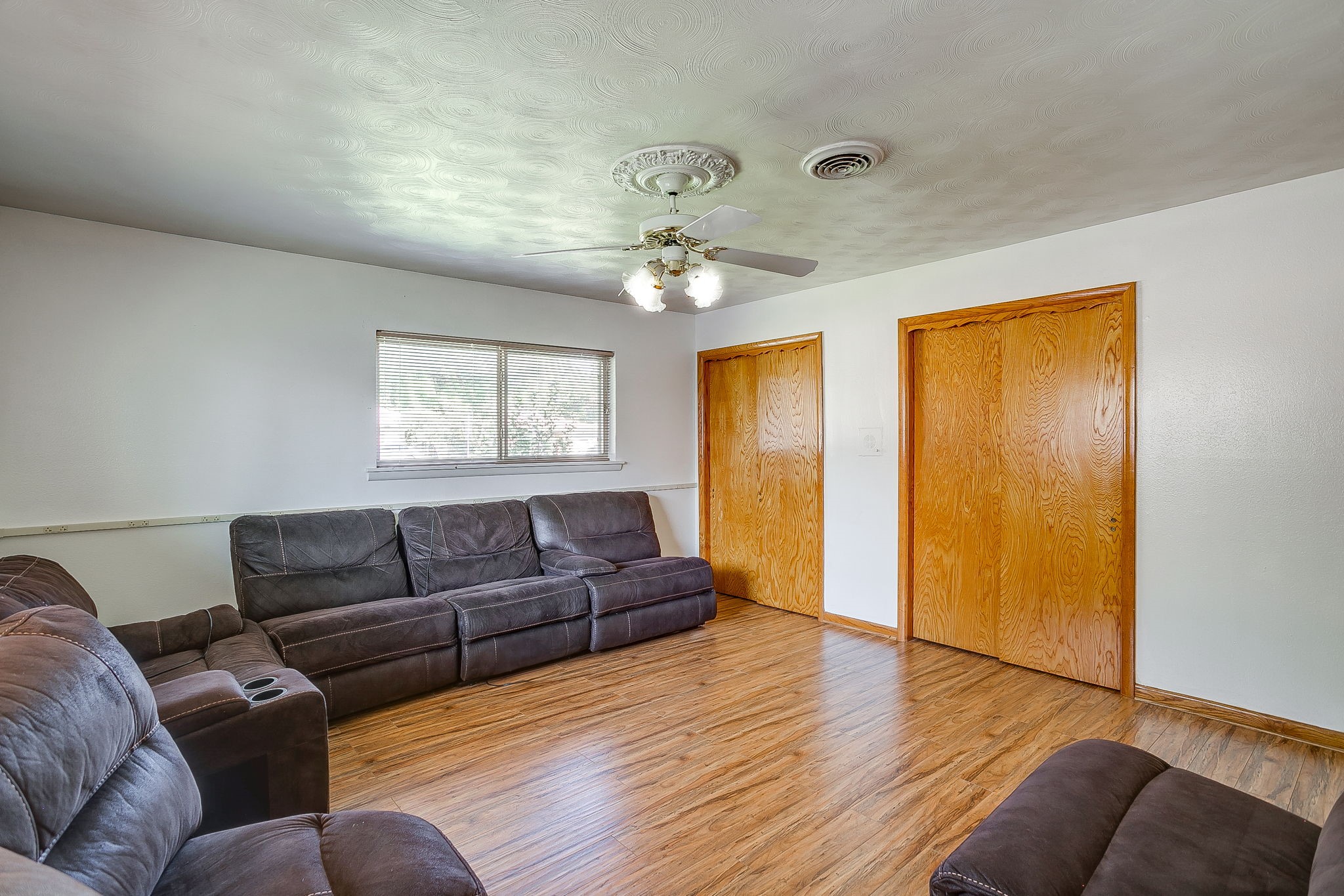 2122 S Vernon Avenue