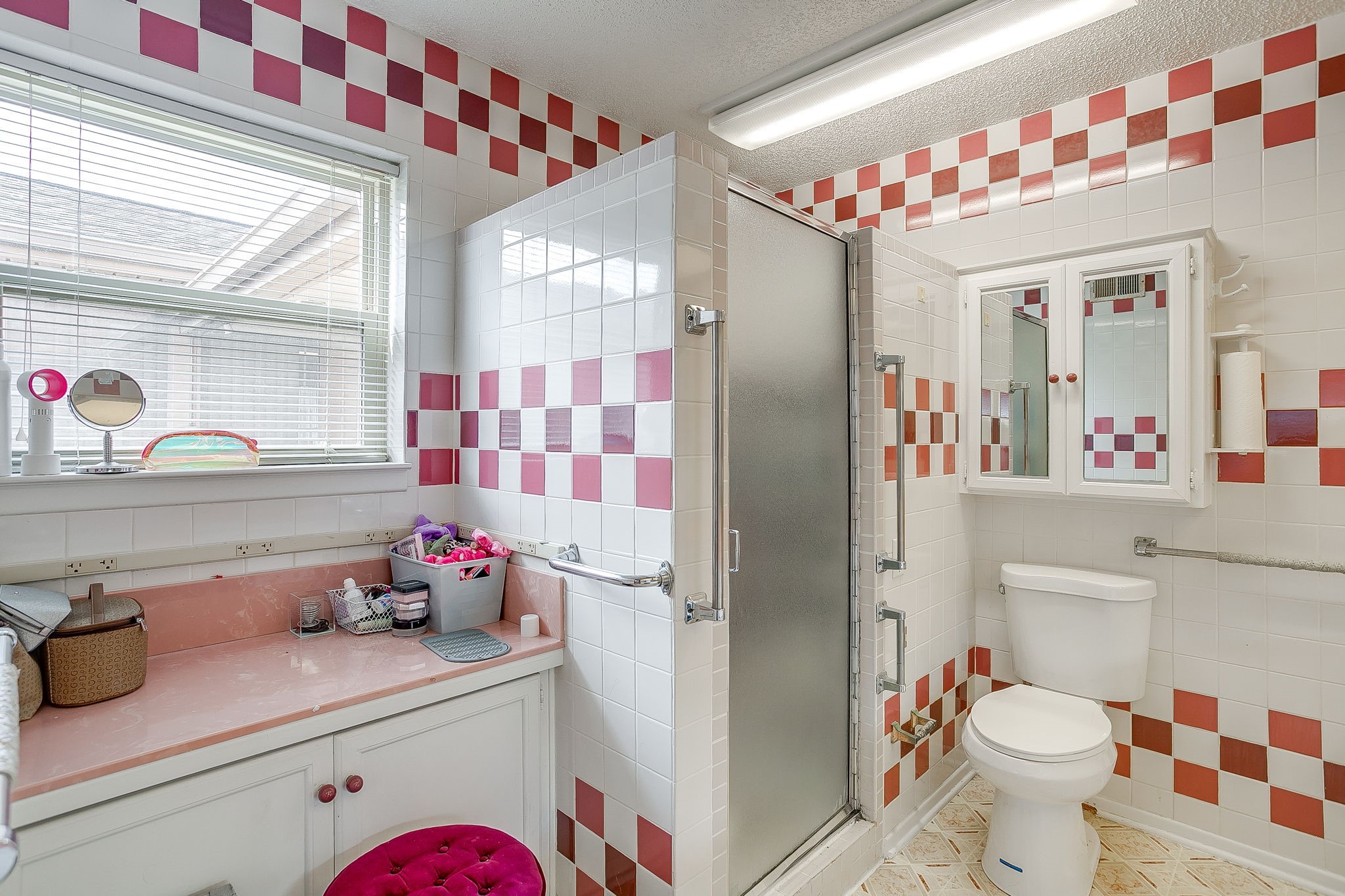 2122 S Vernon Avenue