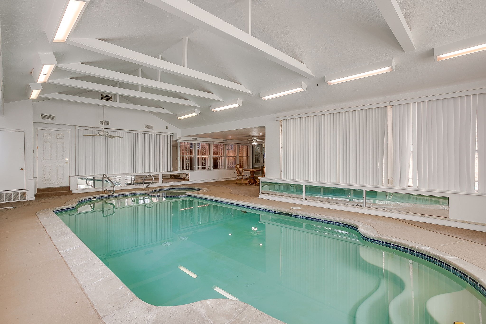 2122 S Vernon Avenue