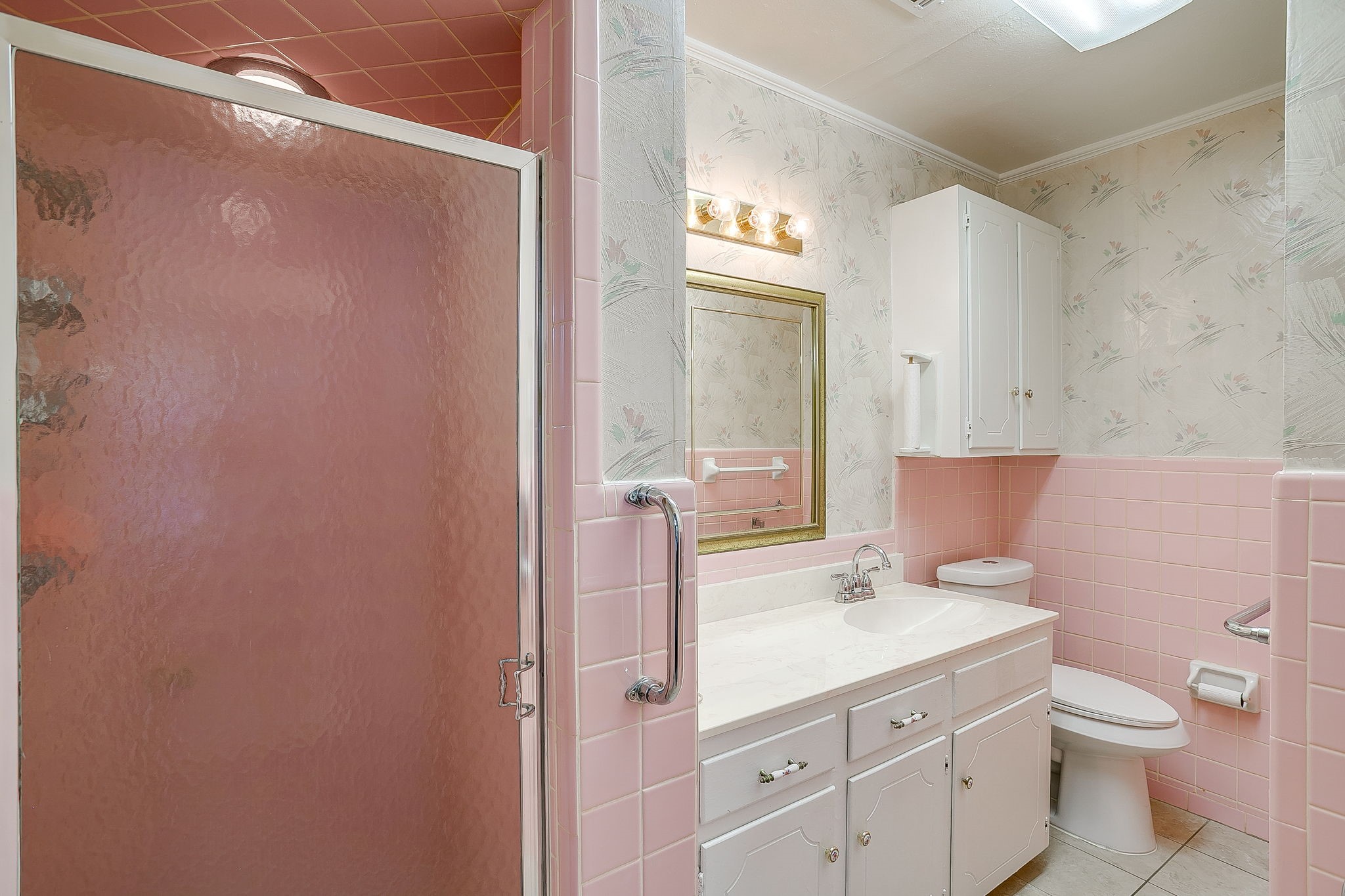 2122 S Vernon Avenue