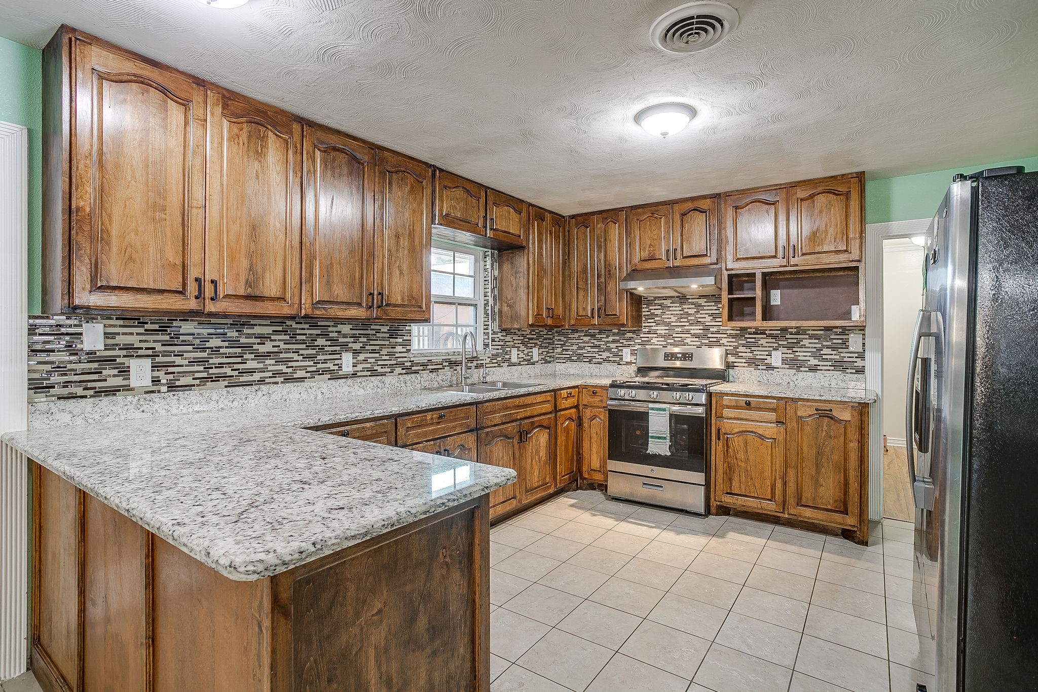 2122 S Vernon Avenue