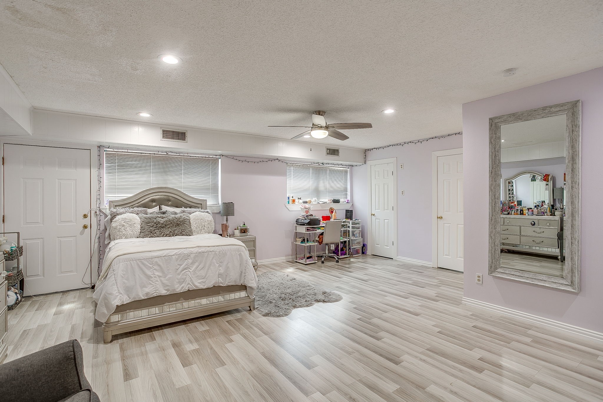 2122 S Vernon Avenue