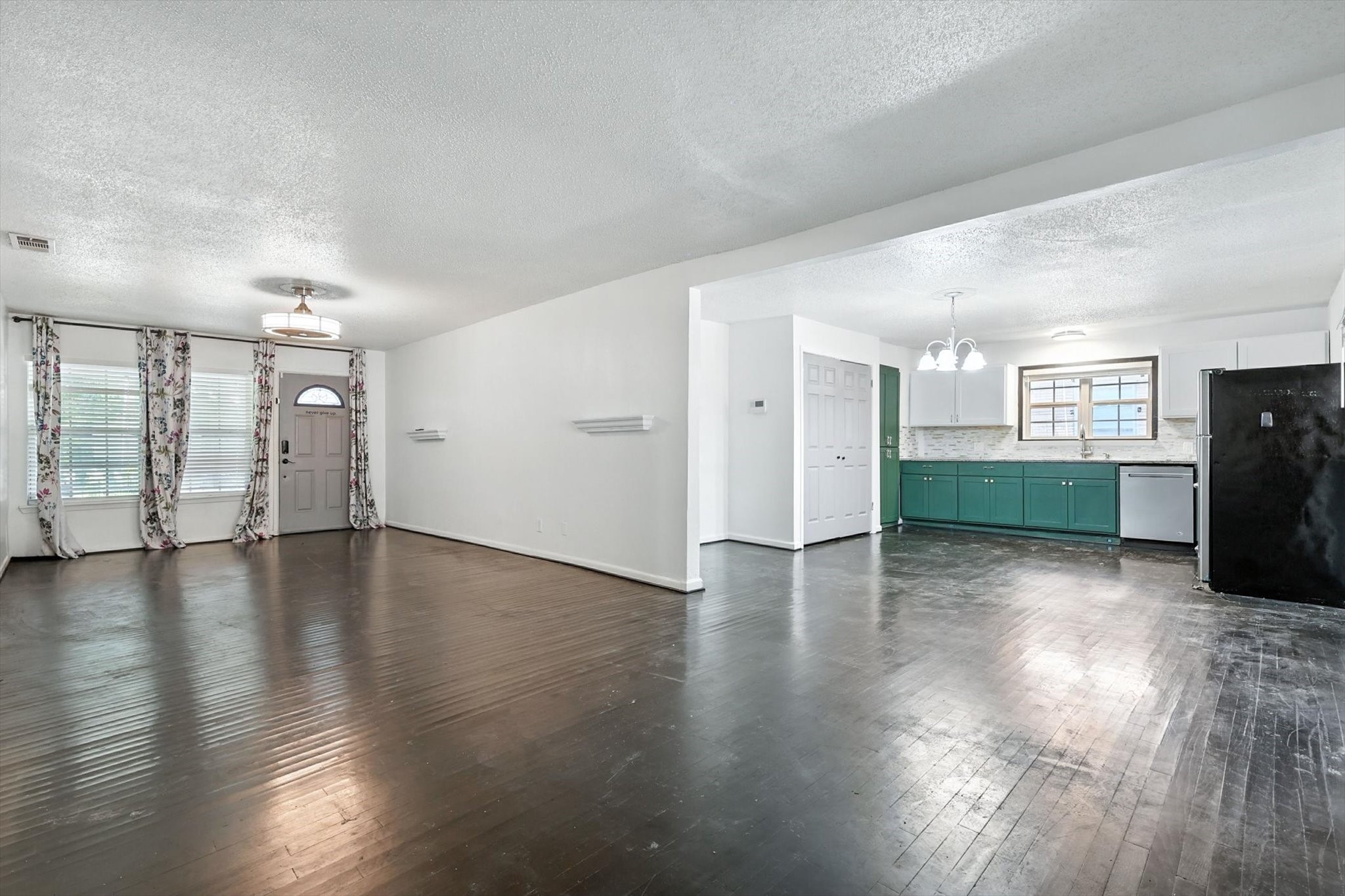 2634 Santa Cruz Drive