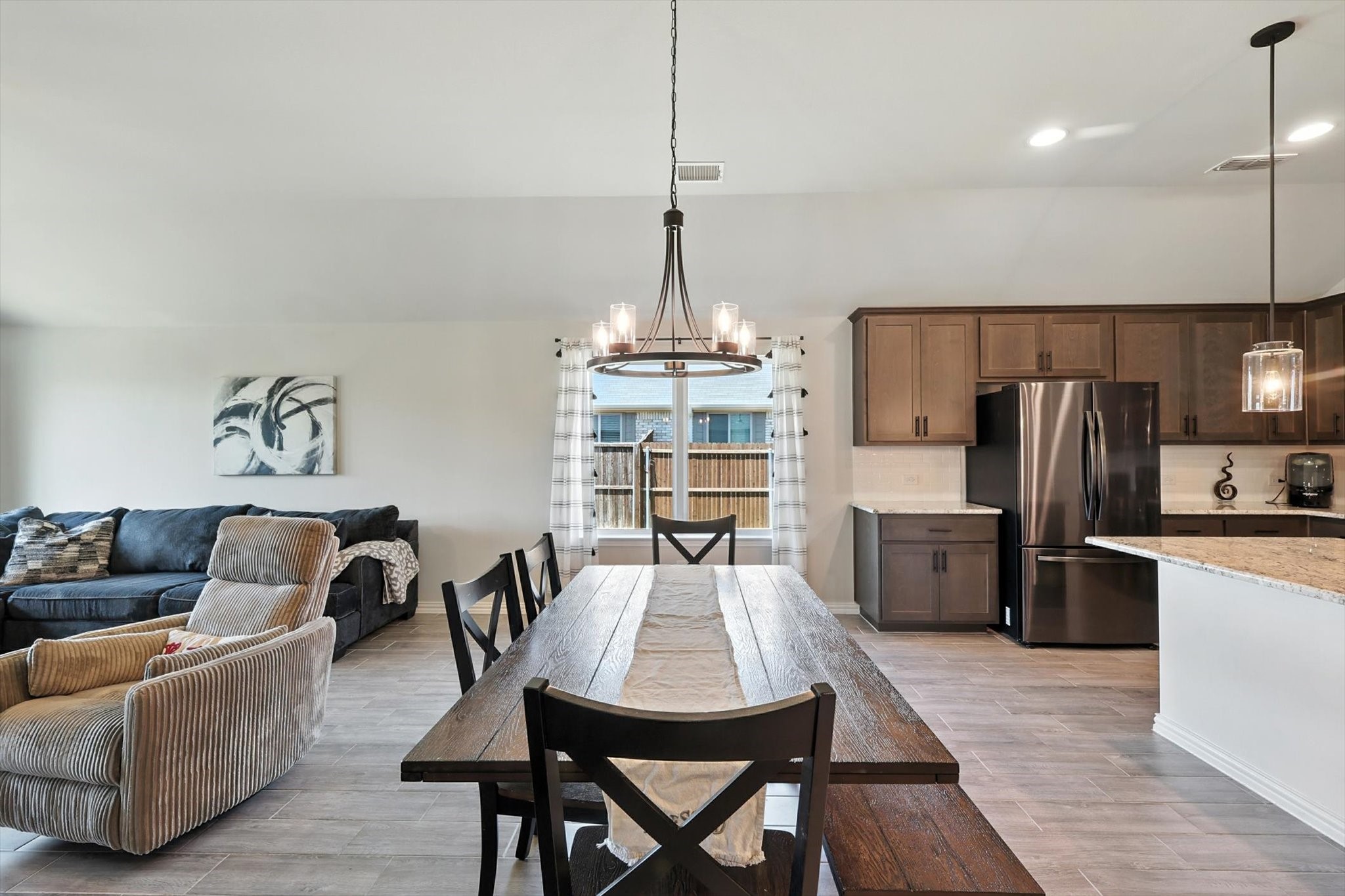 3325 Woodland