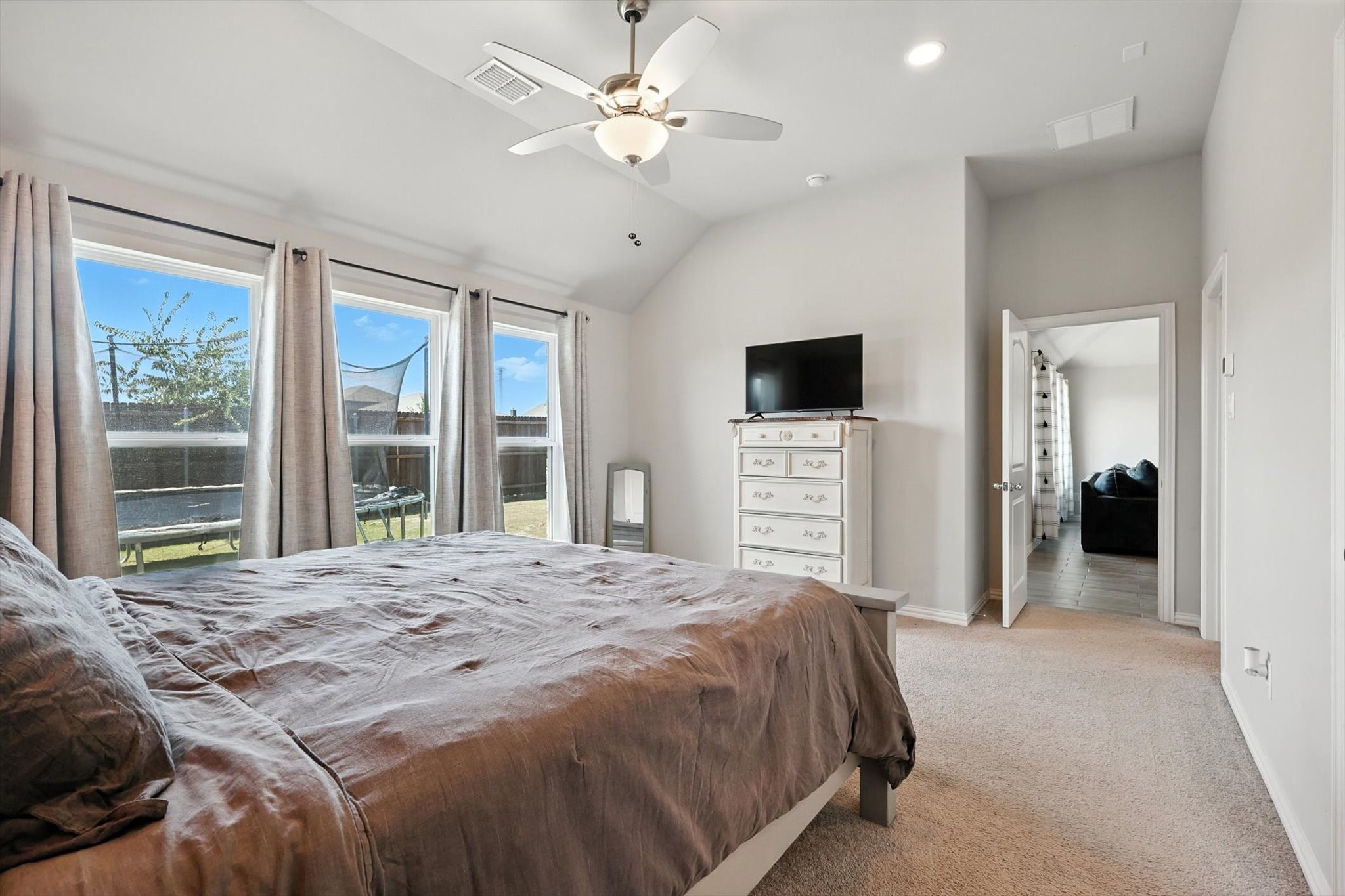 3325 Woodland